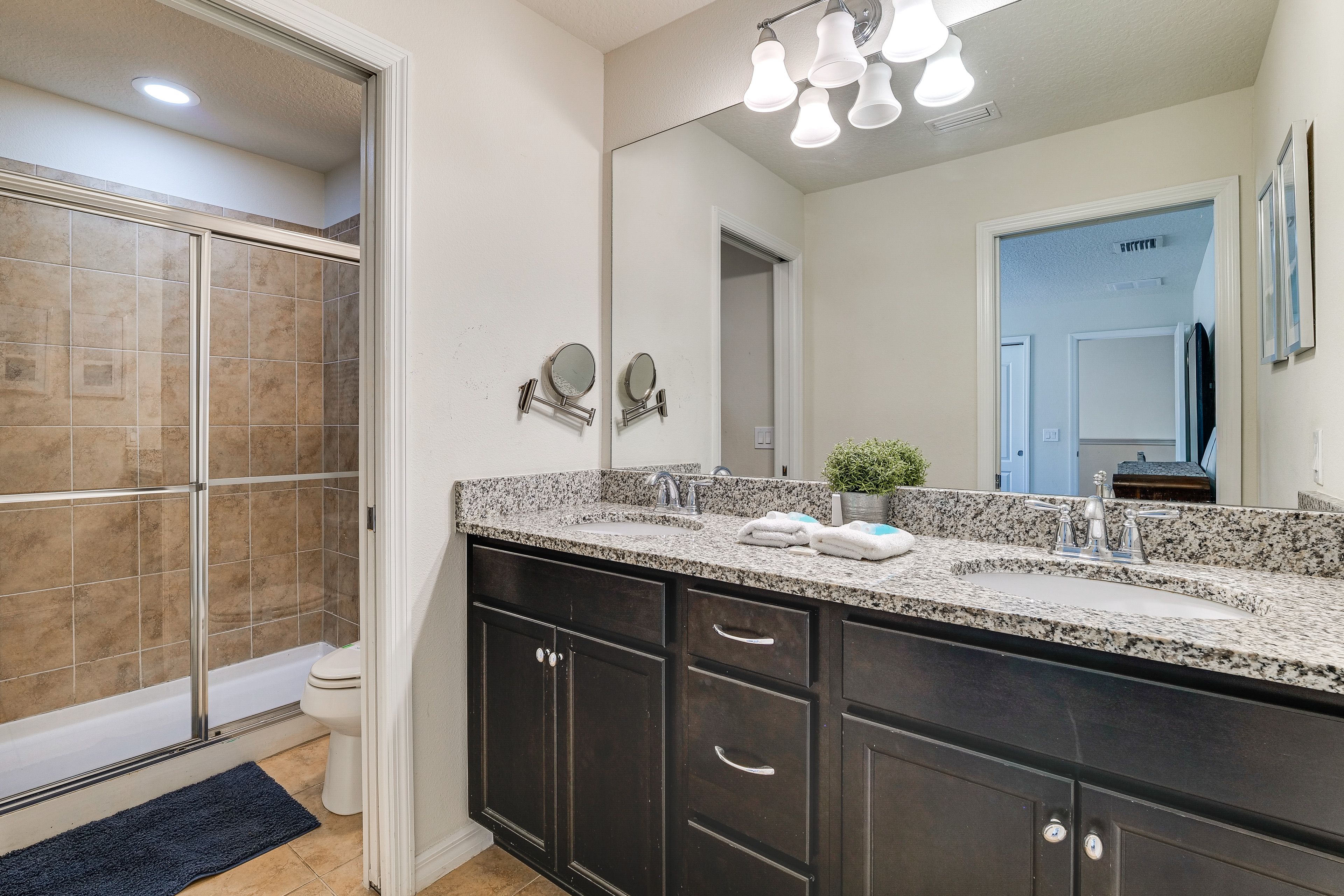 En-Suite Bathroom | 2nd Floor