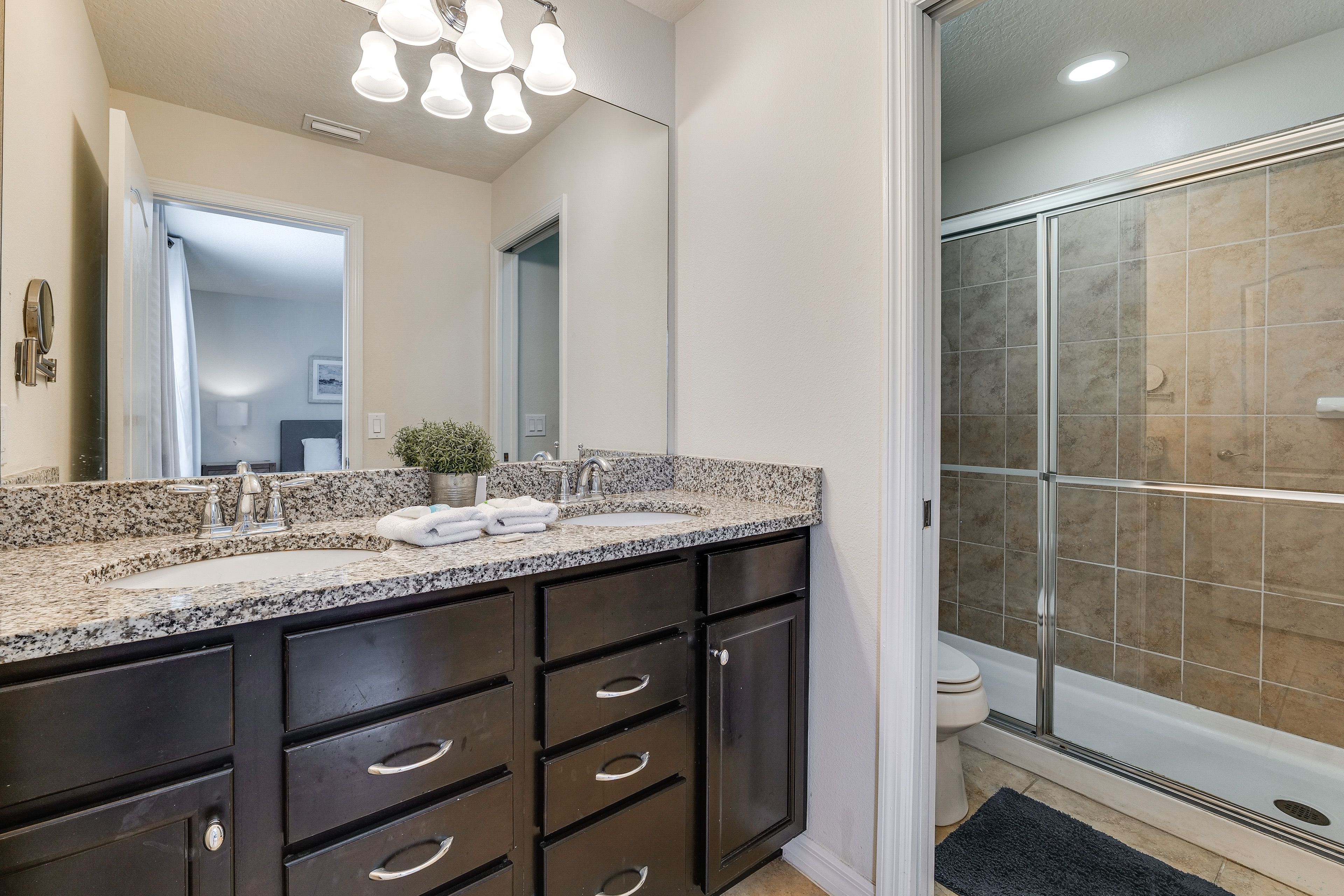 En-Suite Bathroom | 2nd Floor