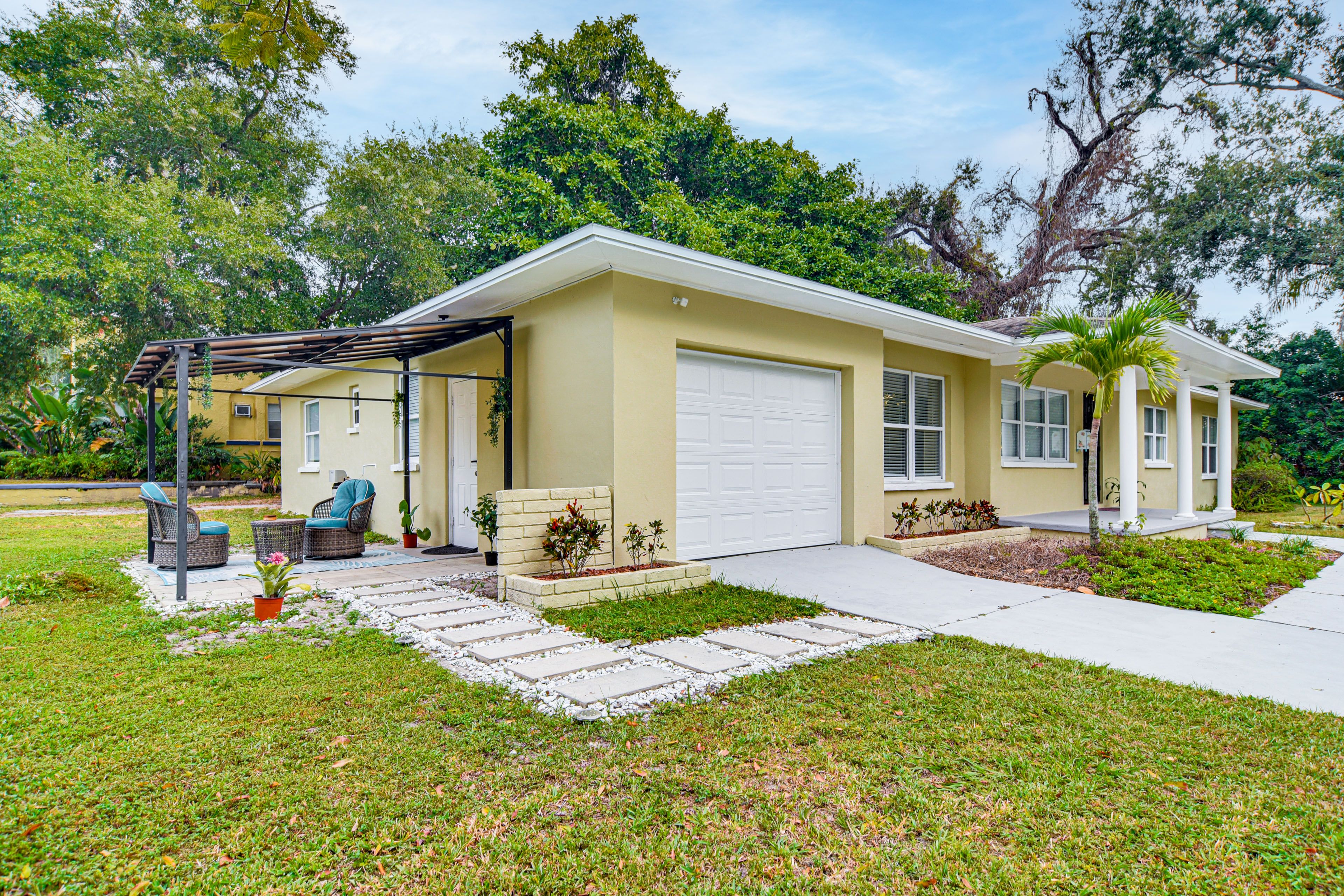 Parking | Driveway (2 Vehicles)