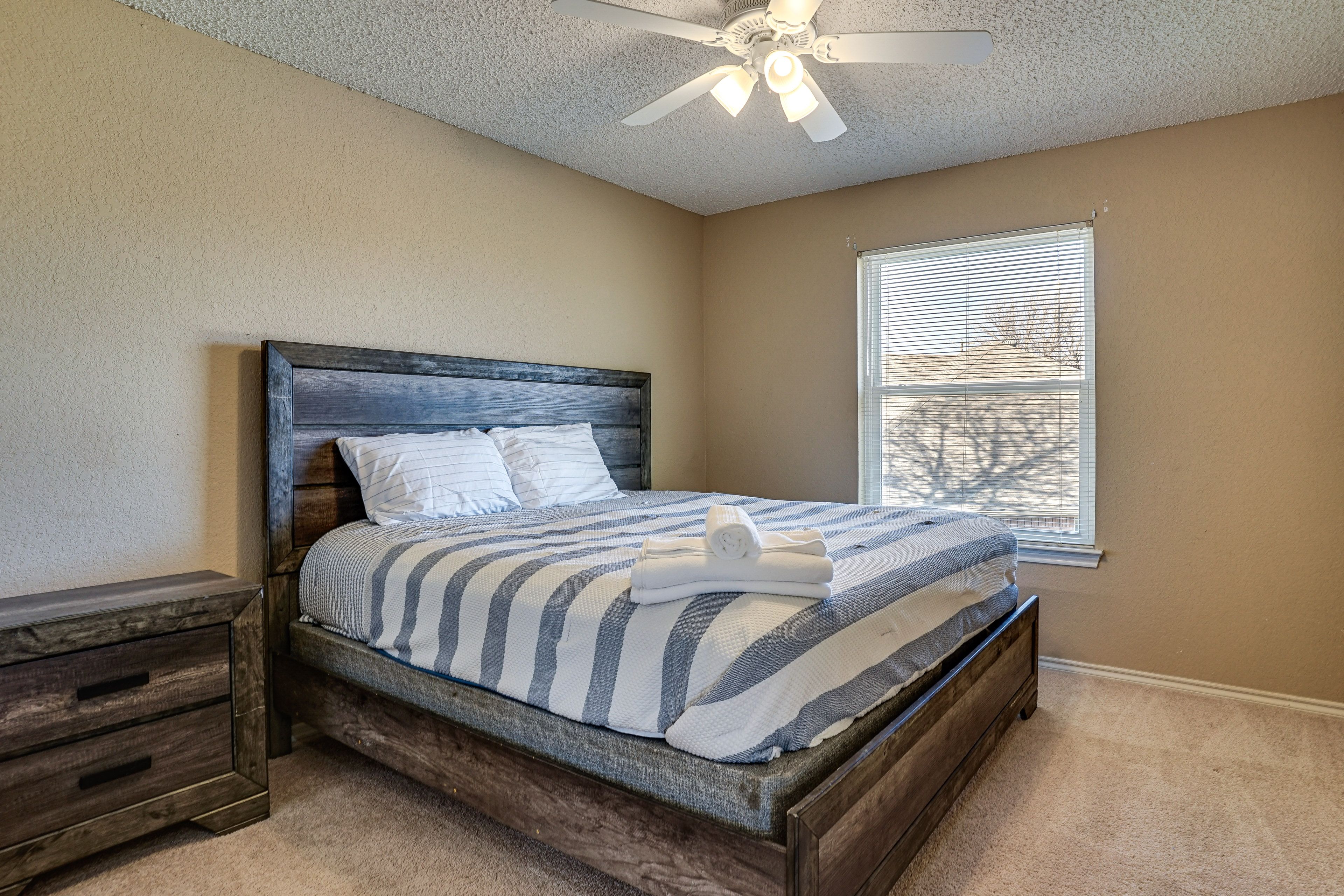 Bedroom 2 | 2nd Floor | King Bed