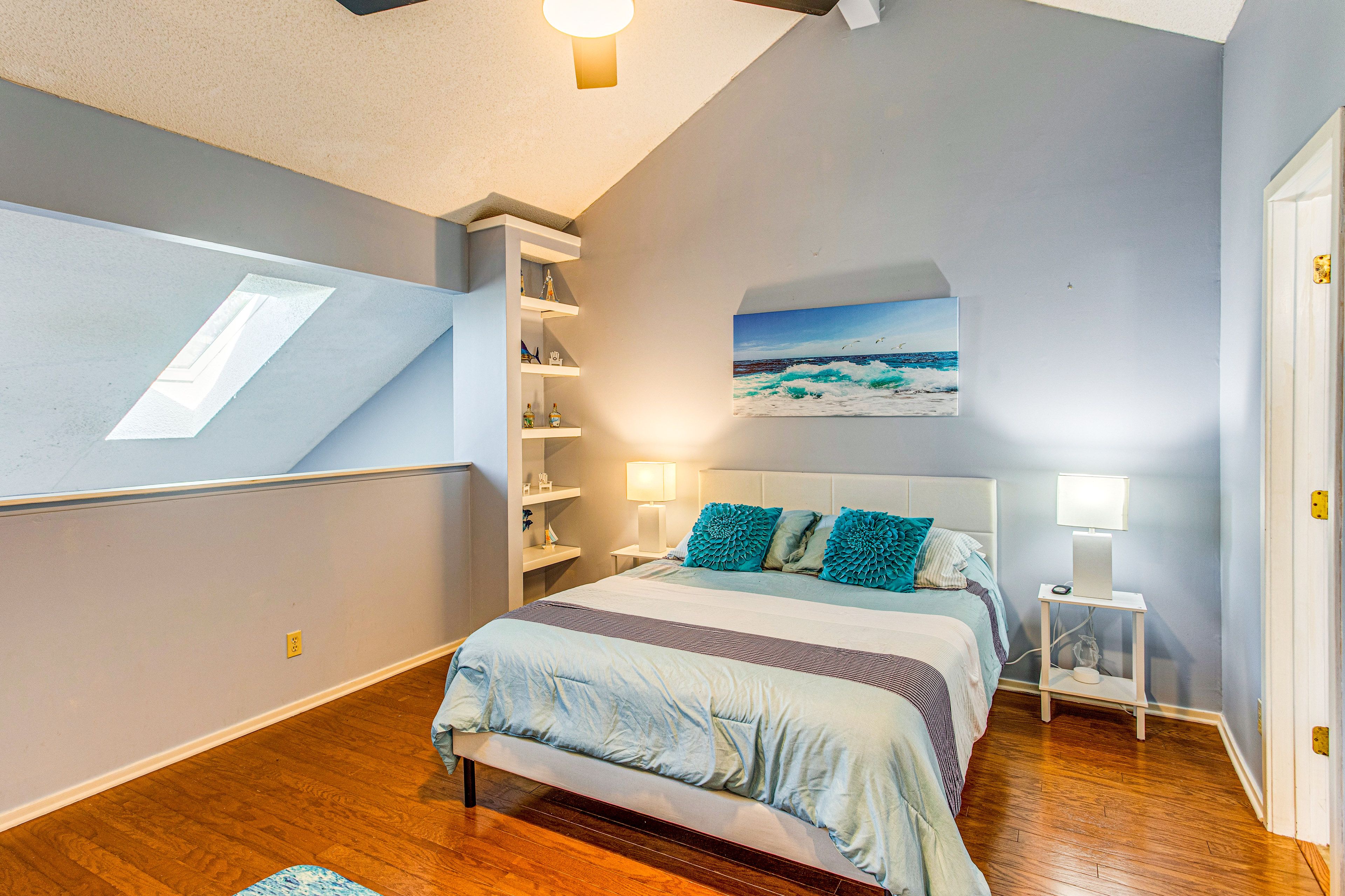 Bedroom 2 | Loft | Queen Bed | En-Suite Bathroom