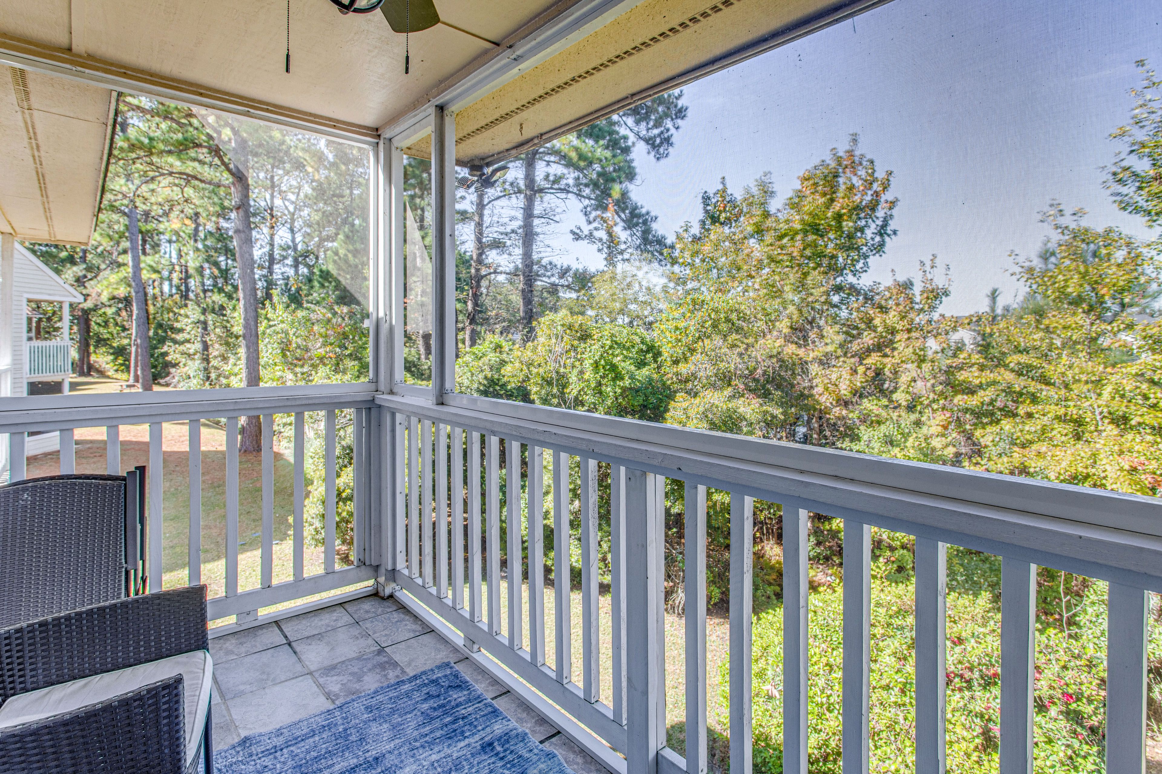 Screened Balcony w/ Seating