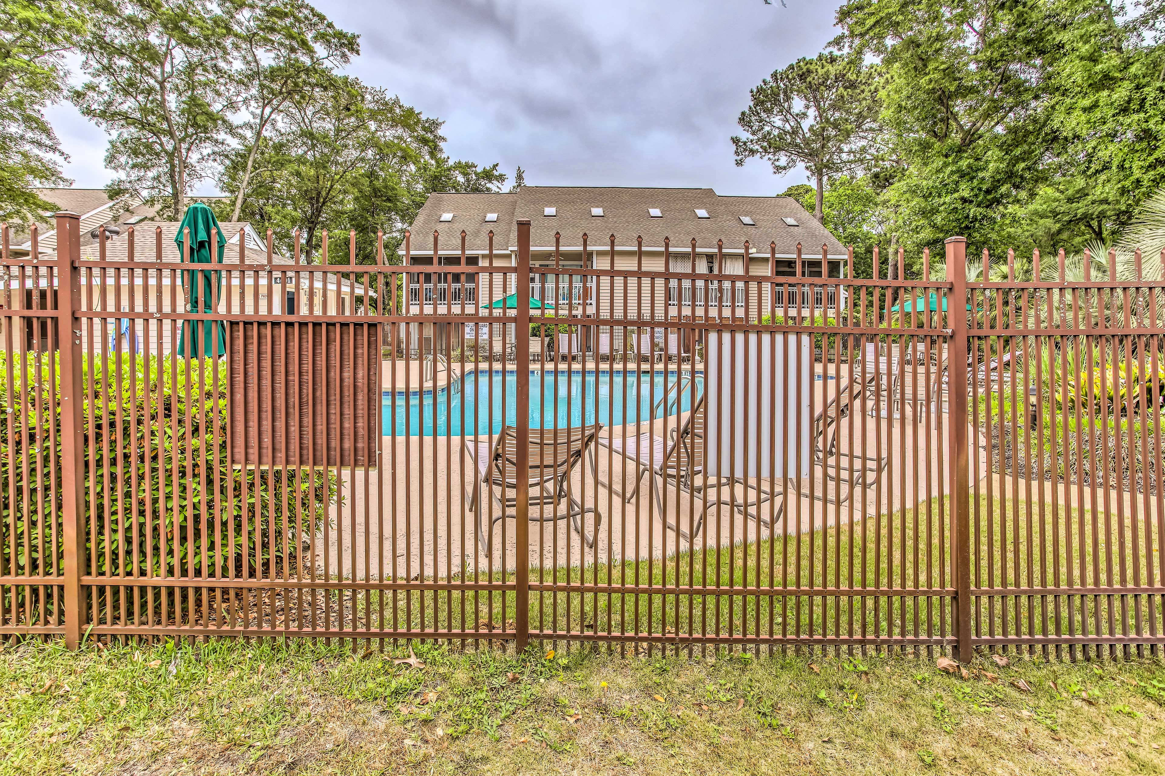 Little River Inn | Community Amenities | Seasonal Pool | Tennis Court