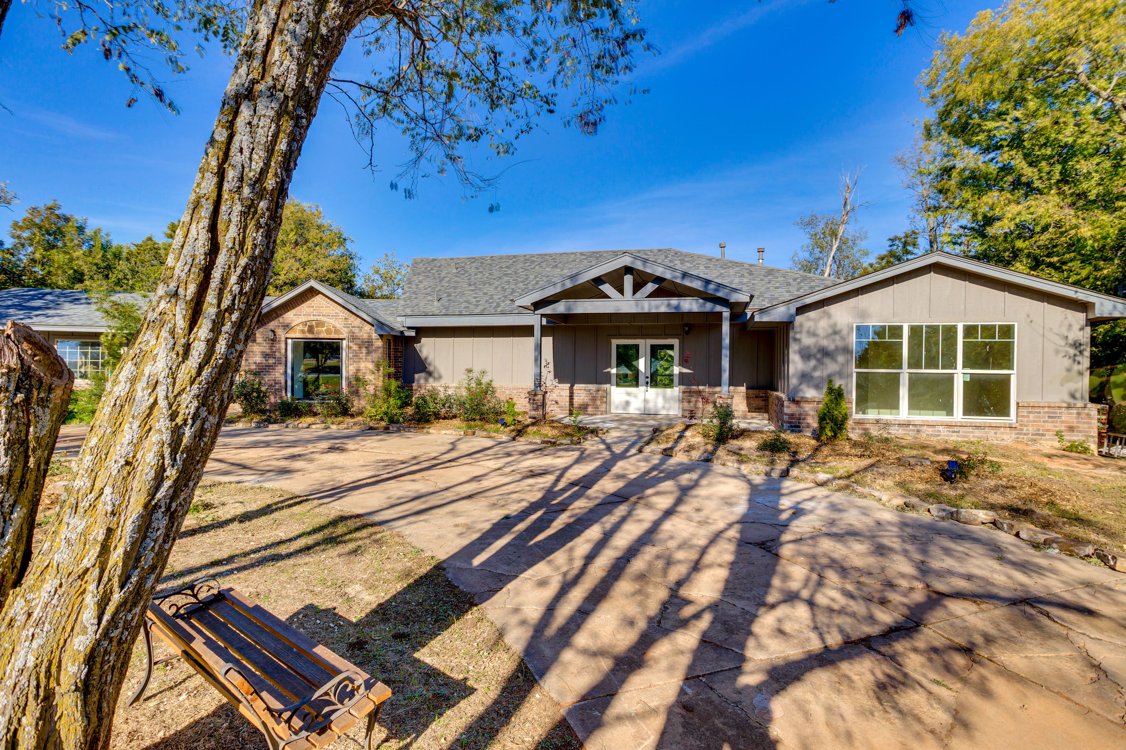 Parking | Driveway (2 Vehicles)