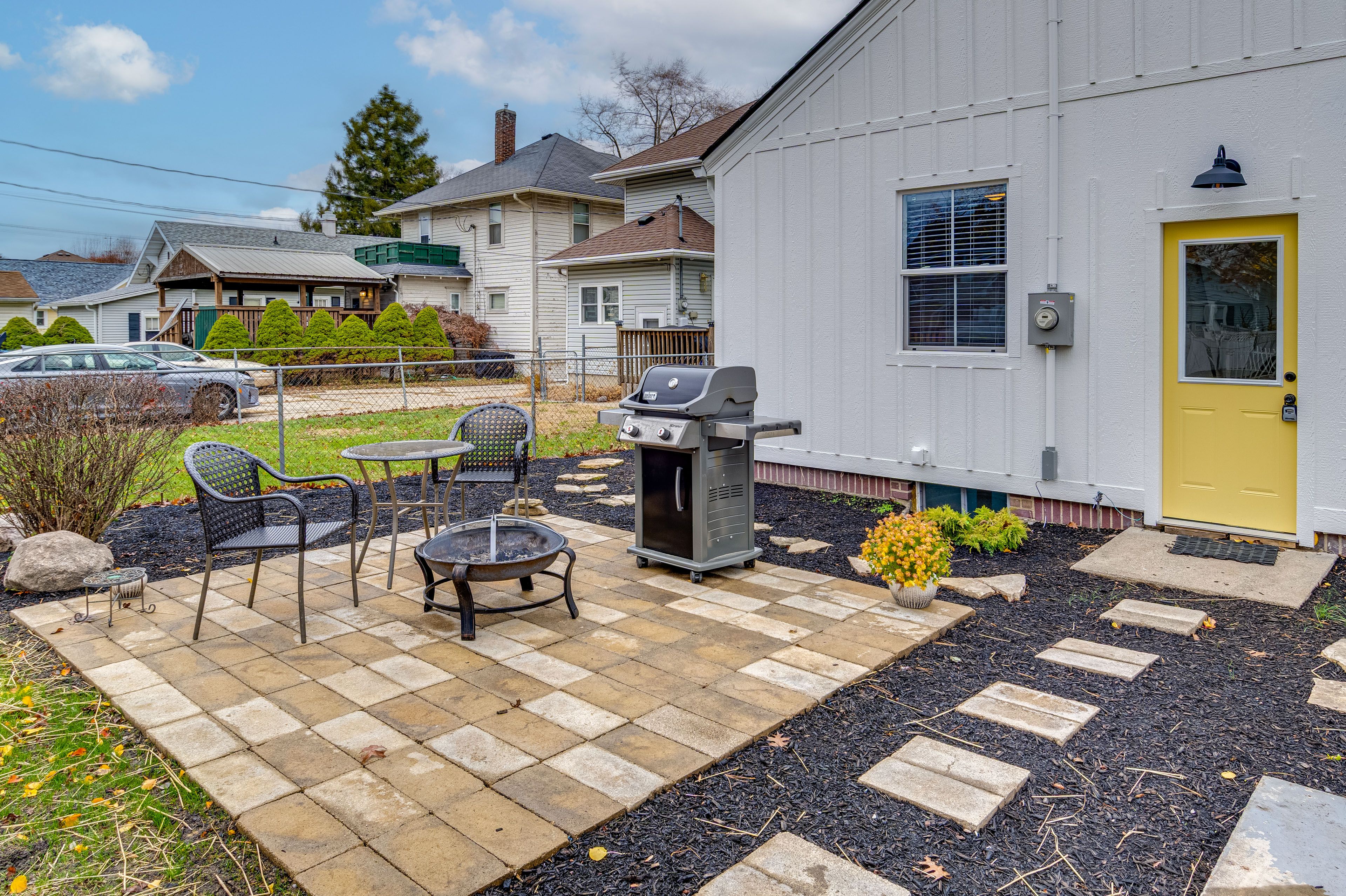 Patio | Gas Grill | Fire Pit | Dining Space | Yard