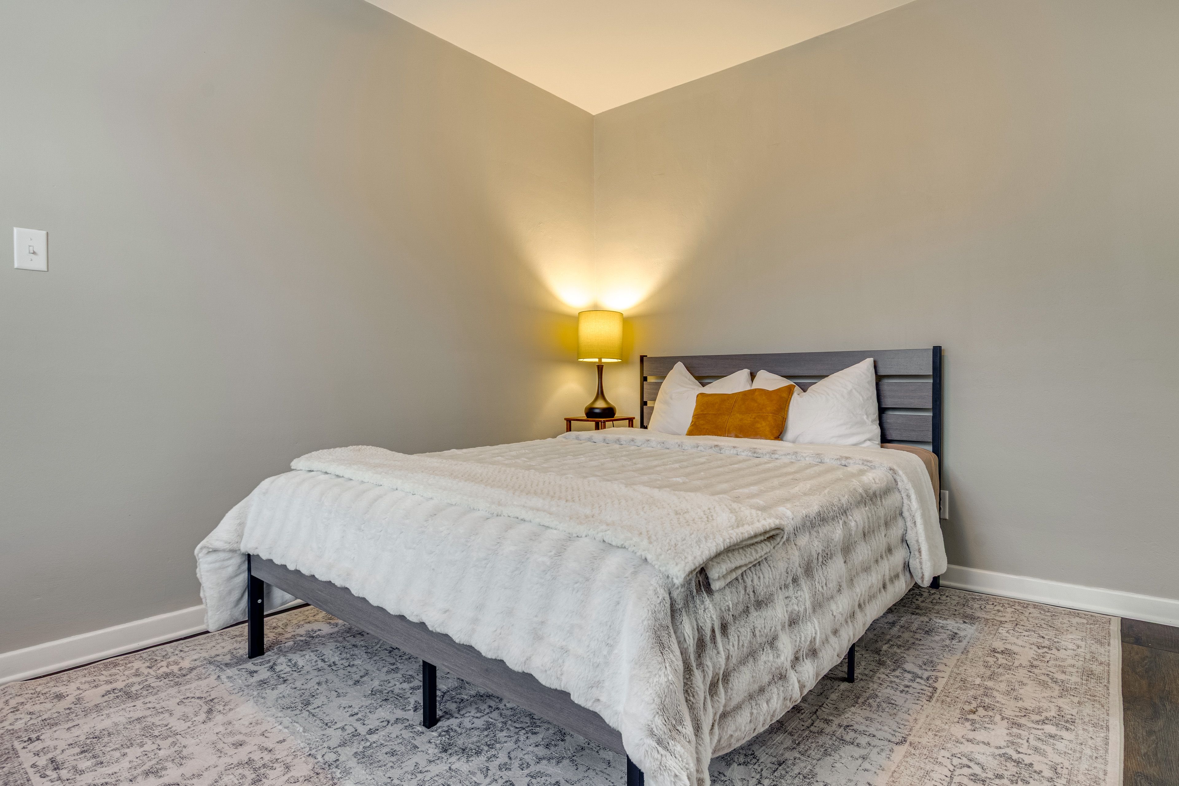 Bedroom 1 | 1st Floor | Queen Bed | Linens Provided