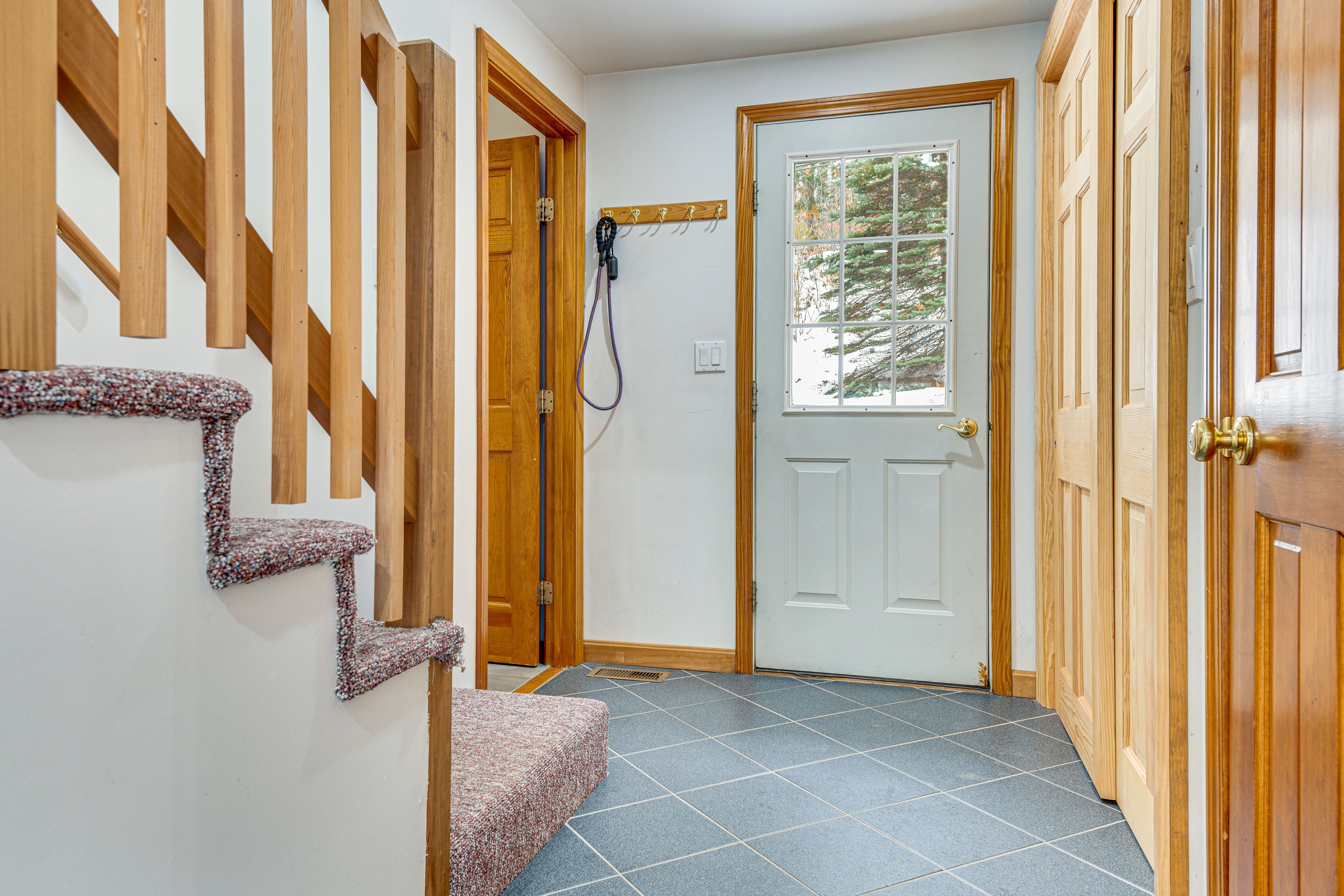 Front Entry | Main Level