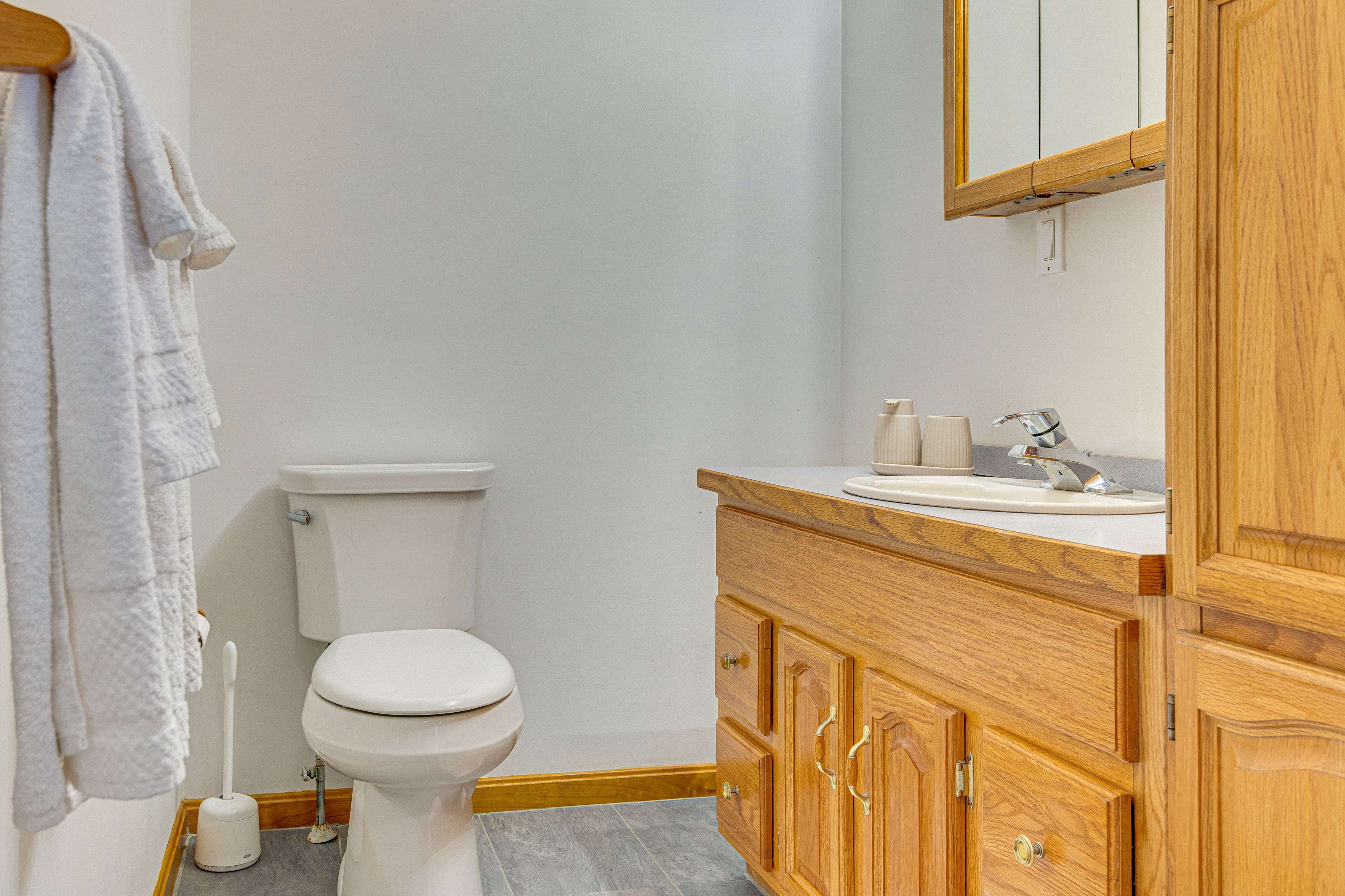 Full Bathroom | Main Level