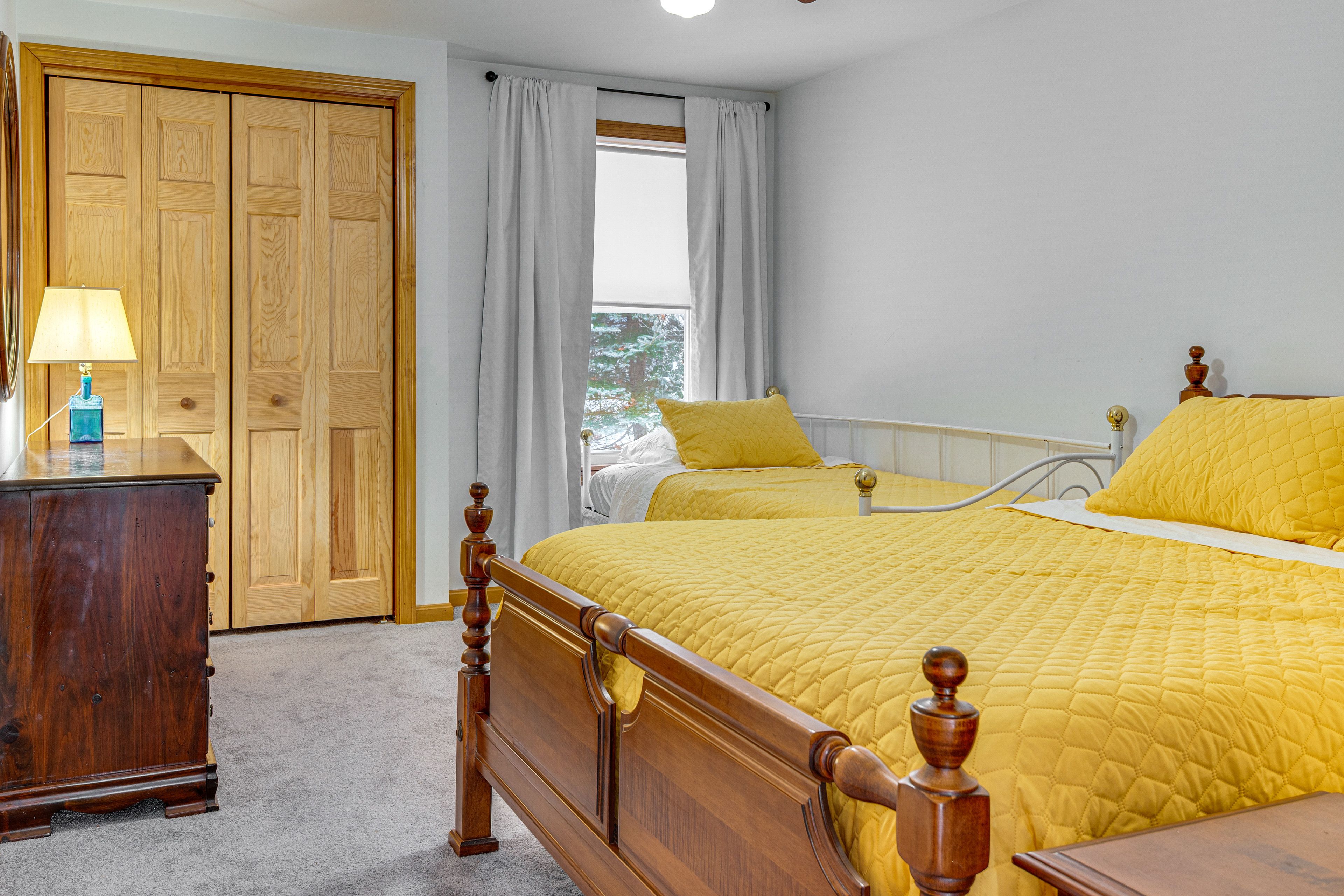 Bedroom 3 | Queen Bed | Twin Bed | Upper Level