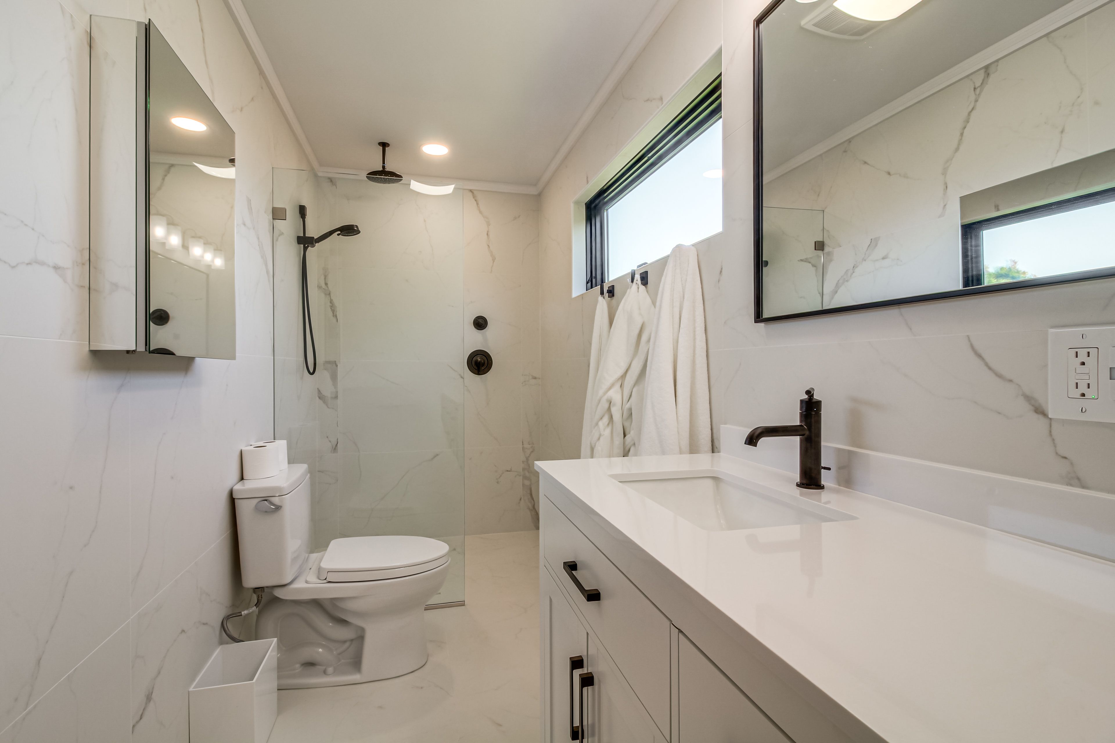 Bathroom | Main Level