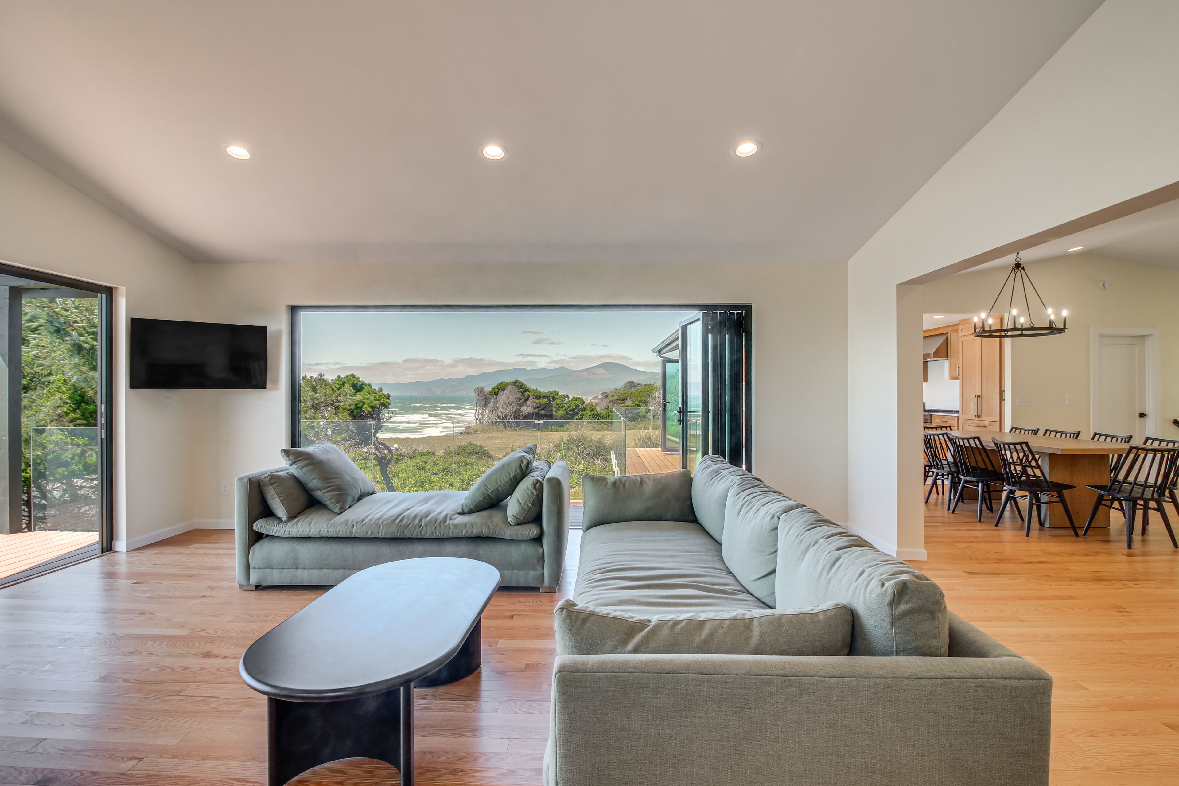 Gold Beach Vacation Rental | 5BR | 6.5BA | 3,200 Sq Ft