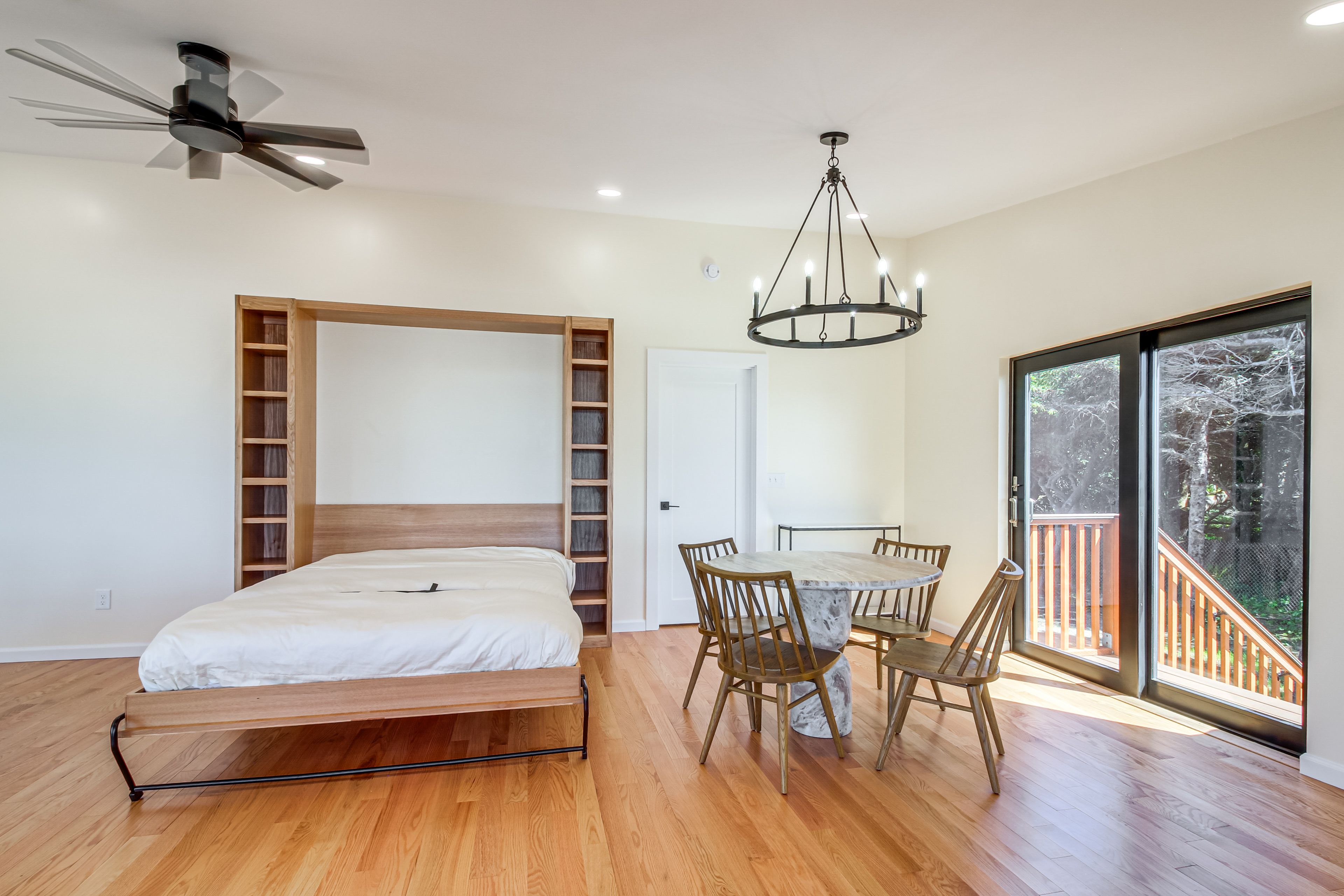 Queen Murphy Bed | Main Level