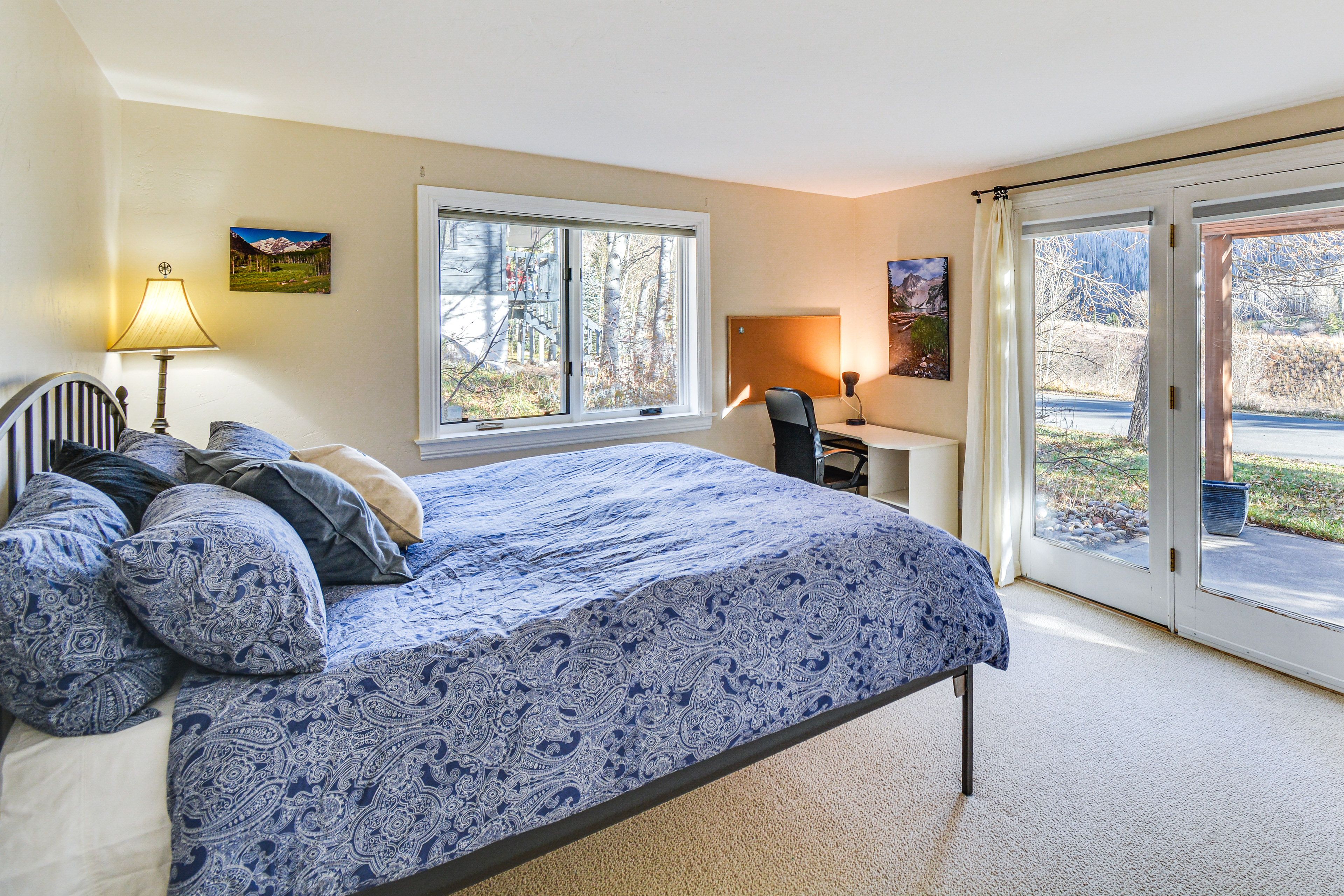 Bedroom 2 | King Bed | Ground Floor