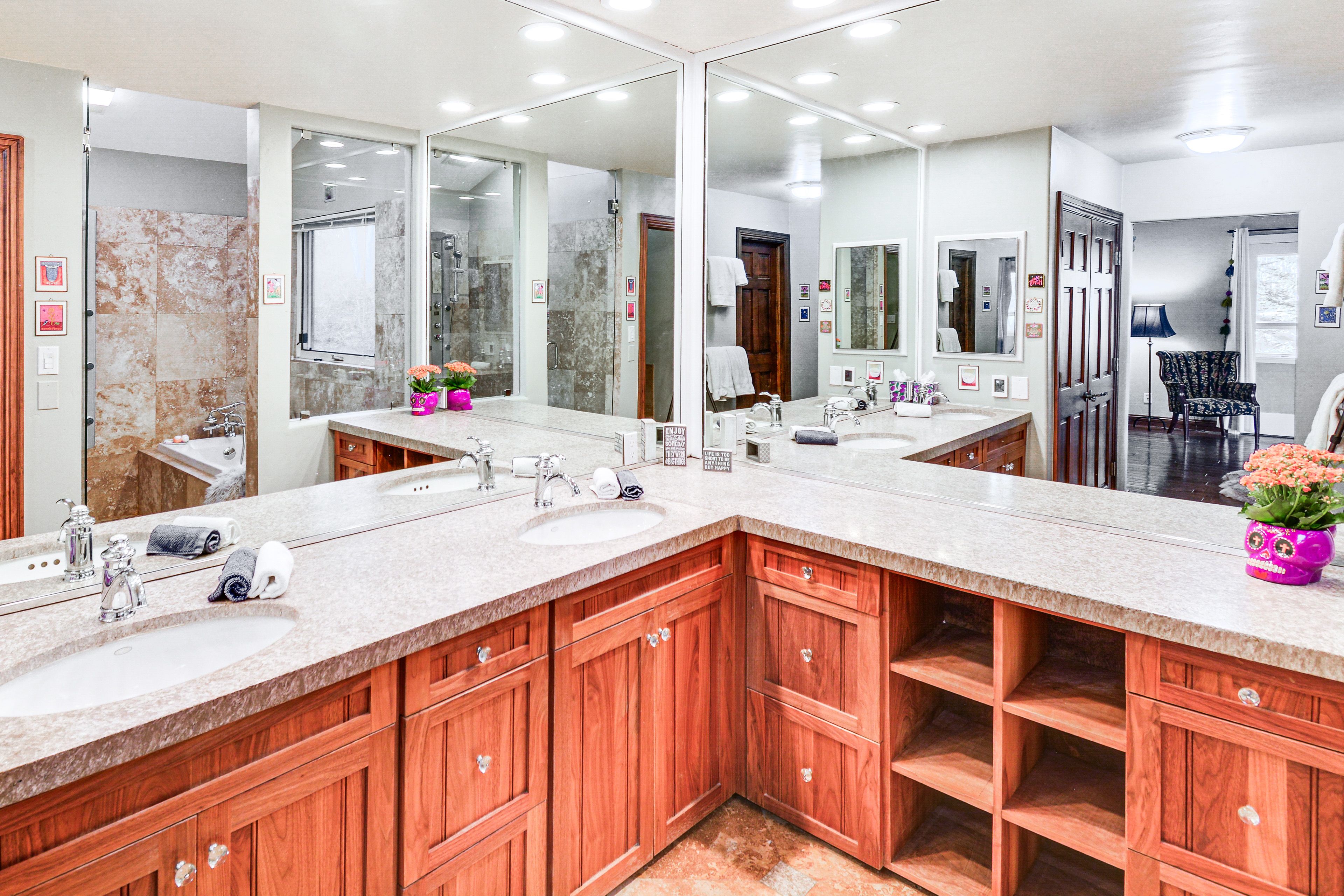 Full Bathroom | 2nd Floor