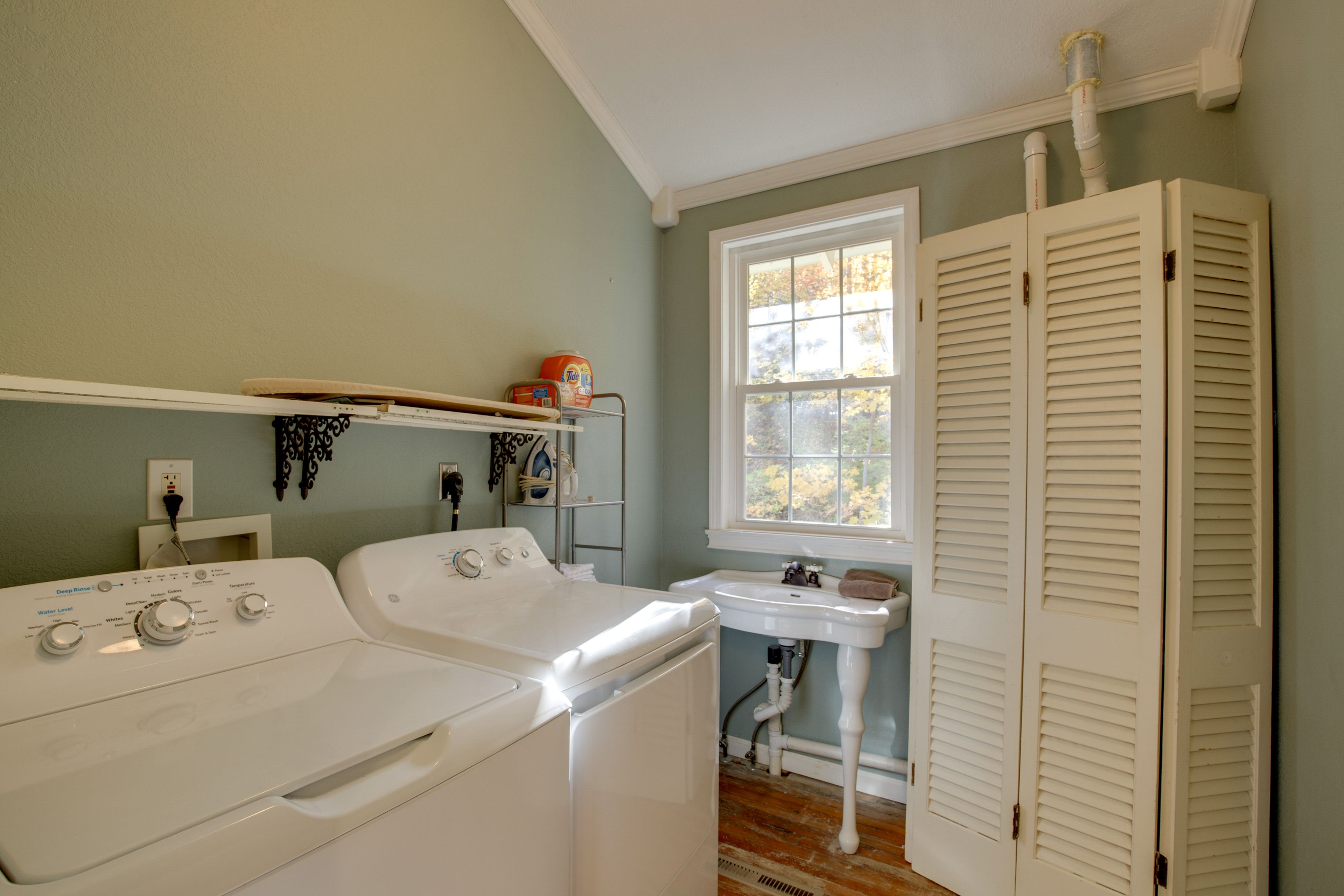 Laundry Room | 2nd Floor