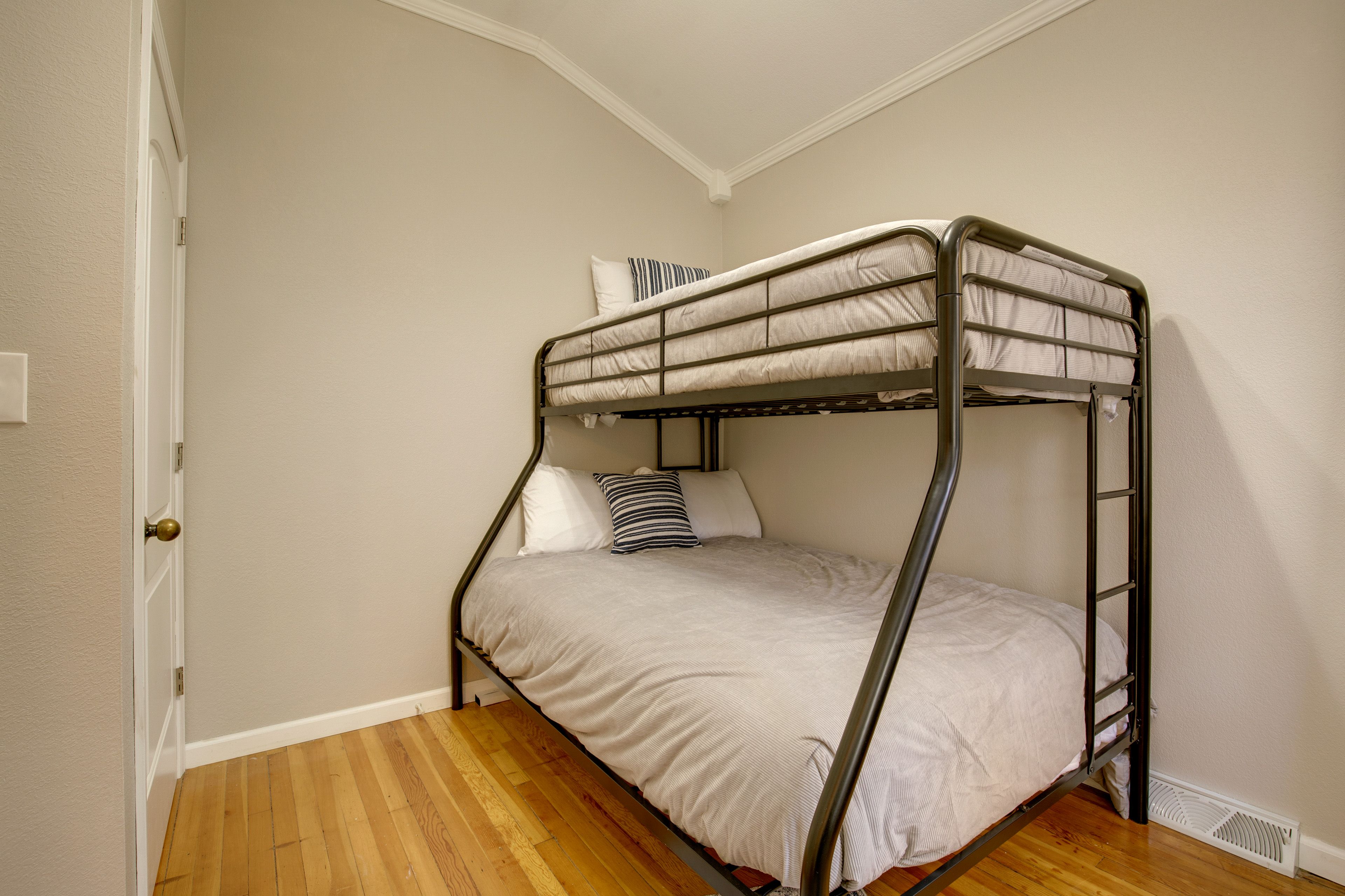 Bedroom 4 | Twin/Full Bunk Bed | 2nd Floor
