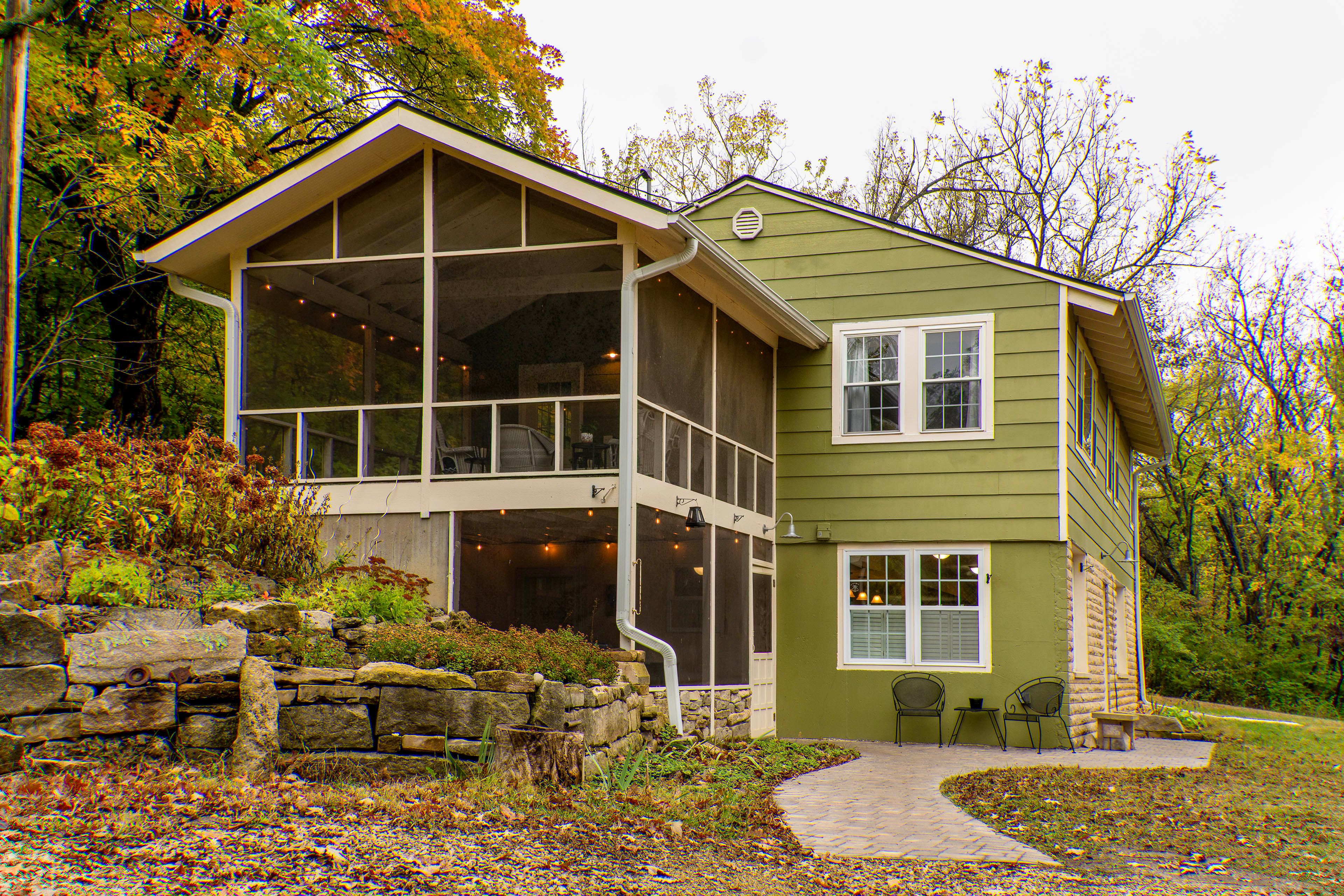 Manhattan Vacation Rental | 4BR | 3BA | 1 Step Required | 2,080 Sq Ft