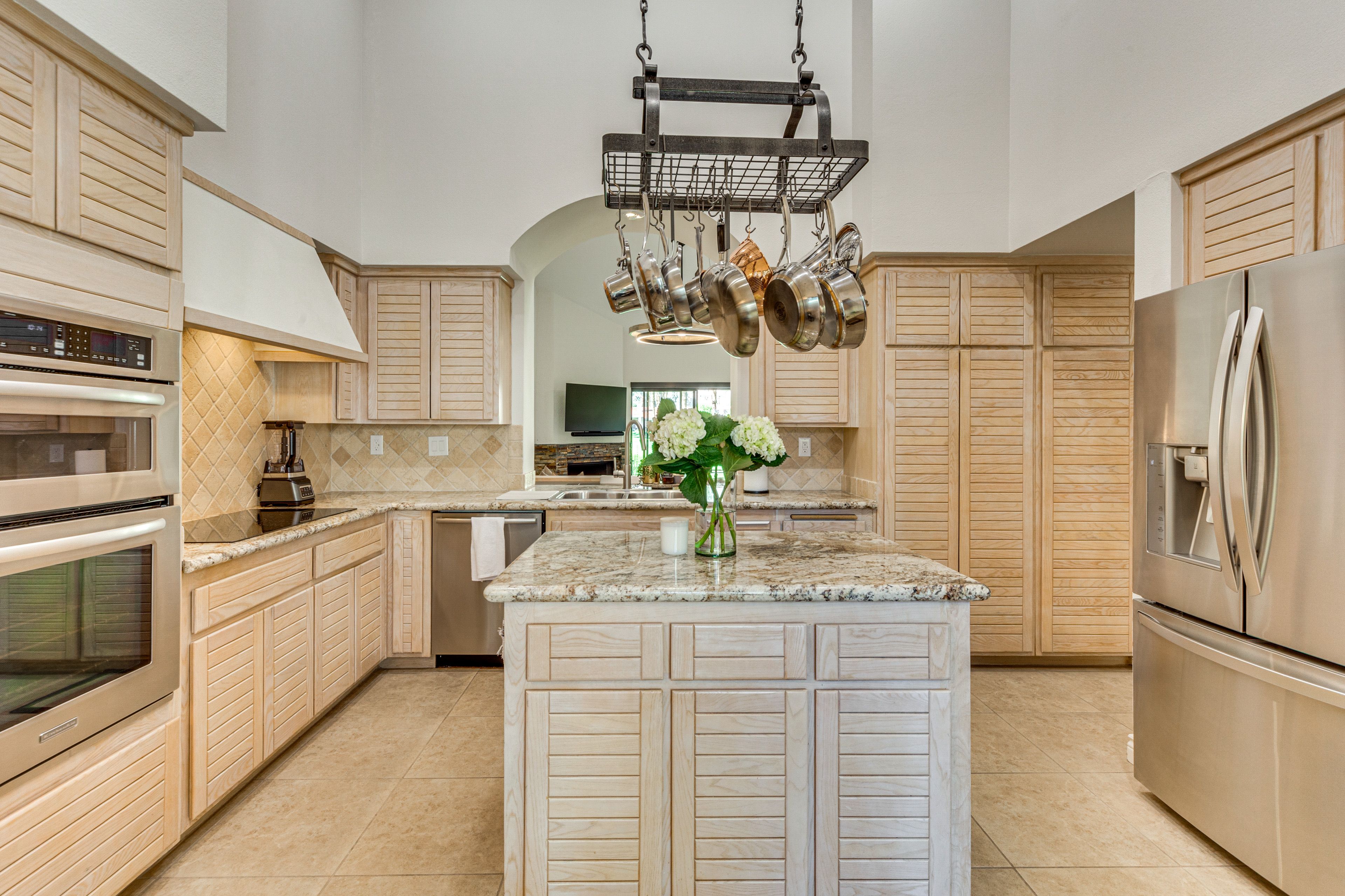 Kitchen | Blender | Electric Kettle | Dining Table | Trash Bags & Paper Towels