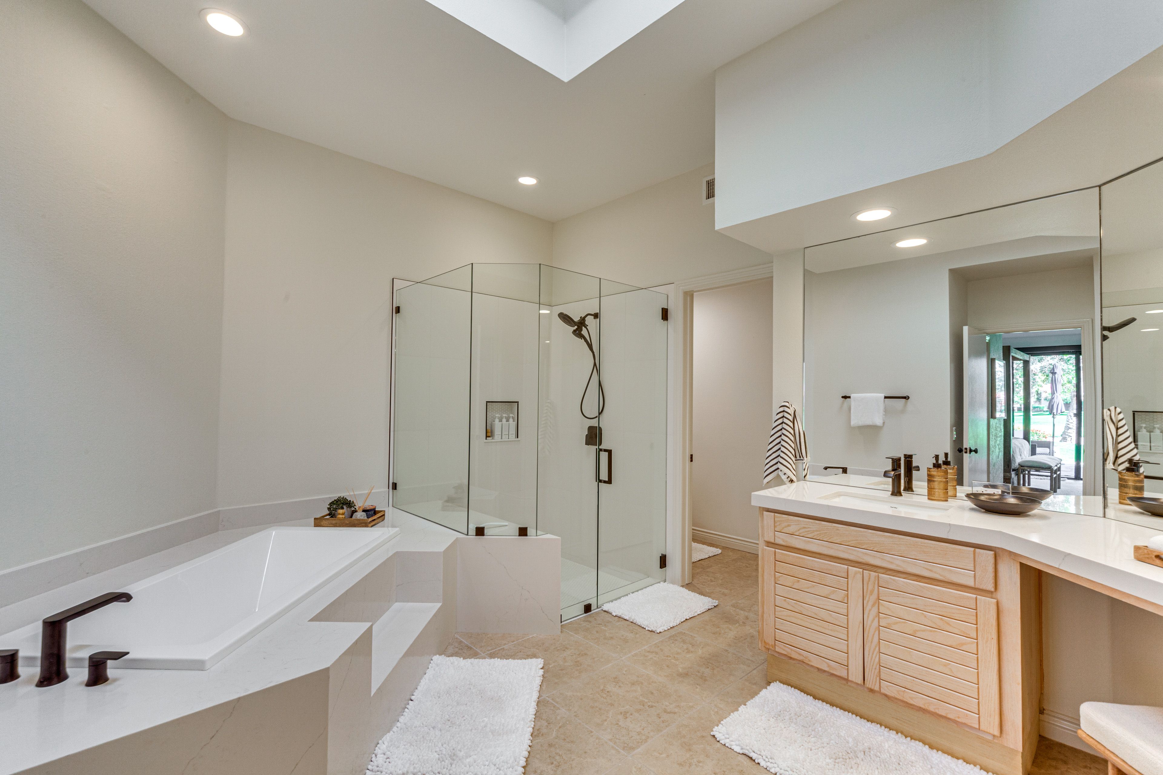 En-Suite Bathroom | Soaking Tub