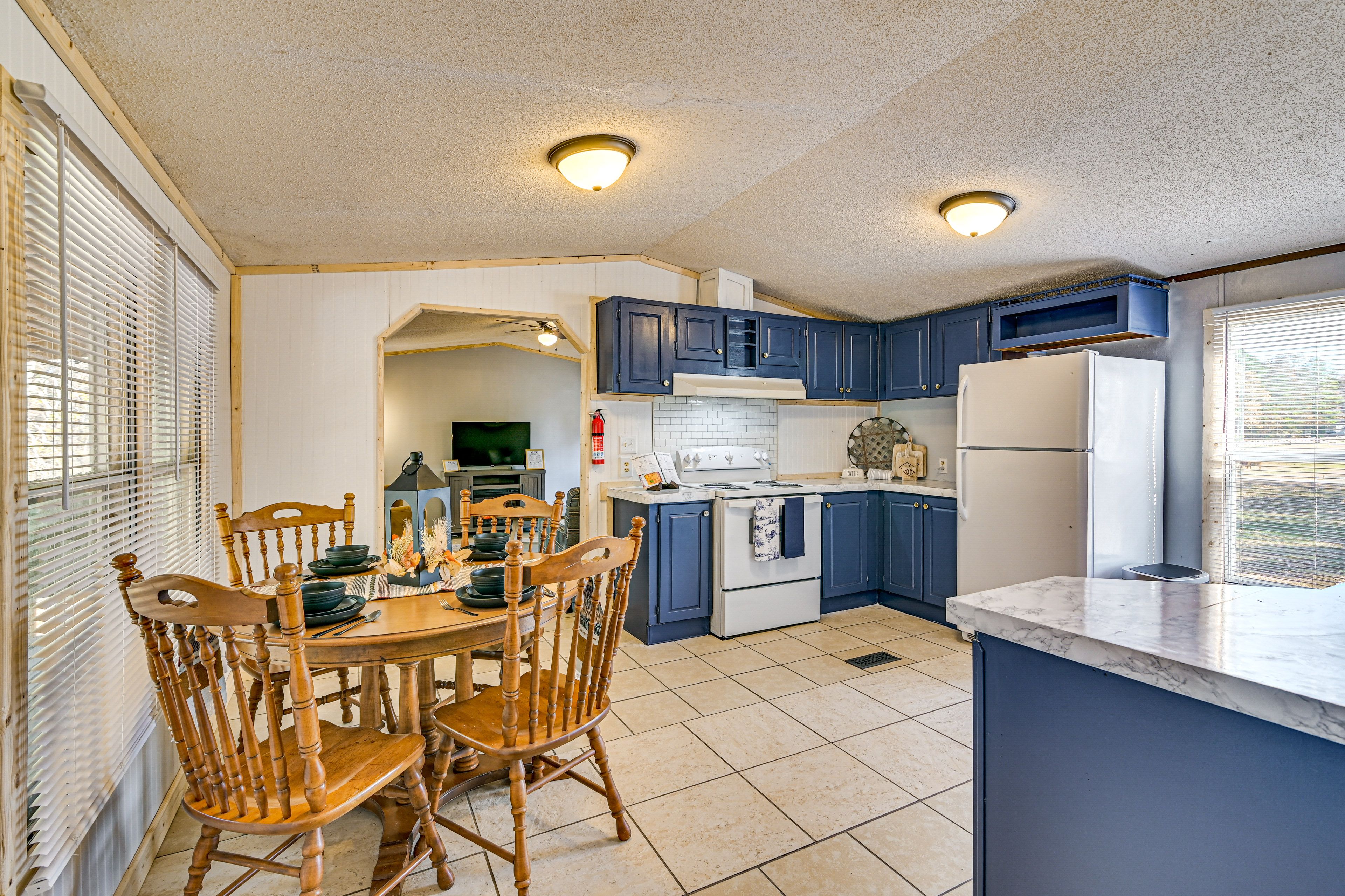 Dining Table | Dishware/Flatware | Kitchen | Cooking Basics