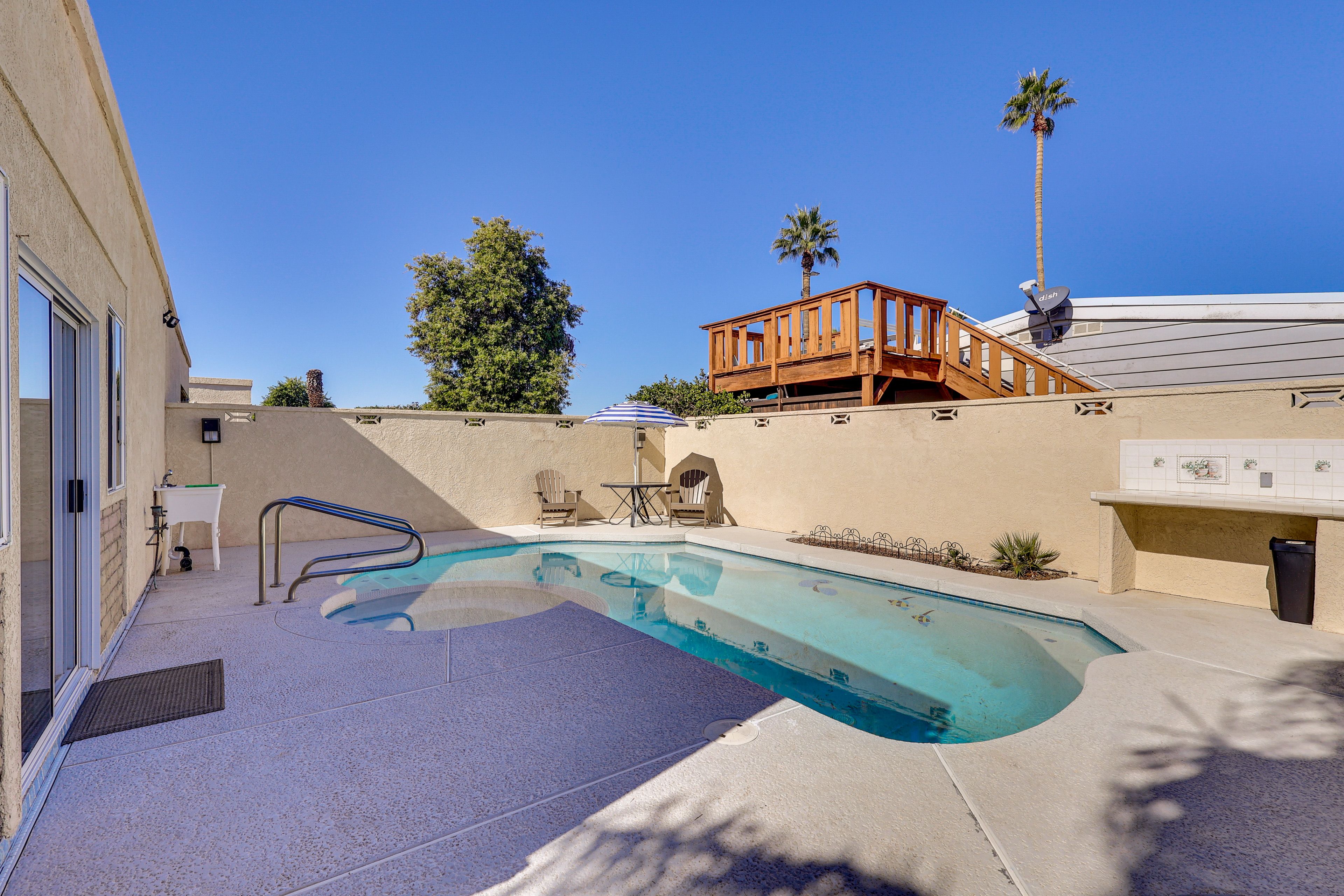Private Pool & Hot Tub