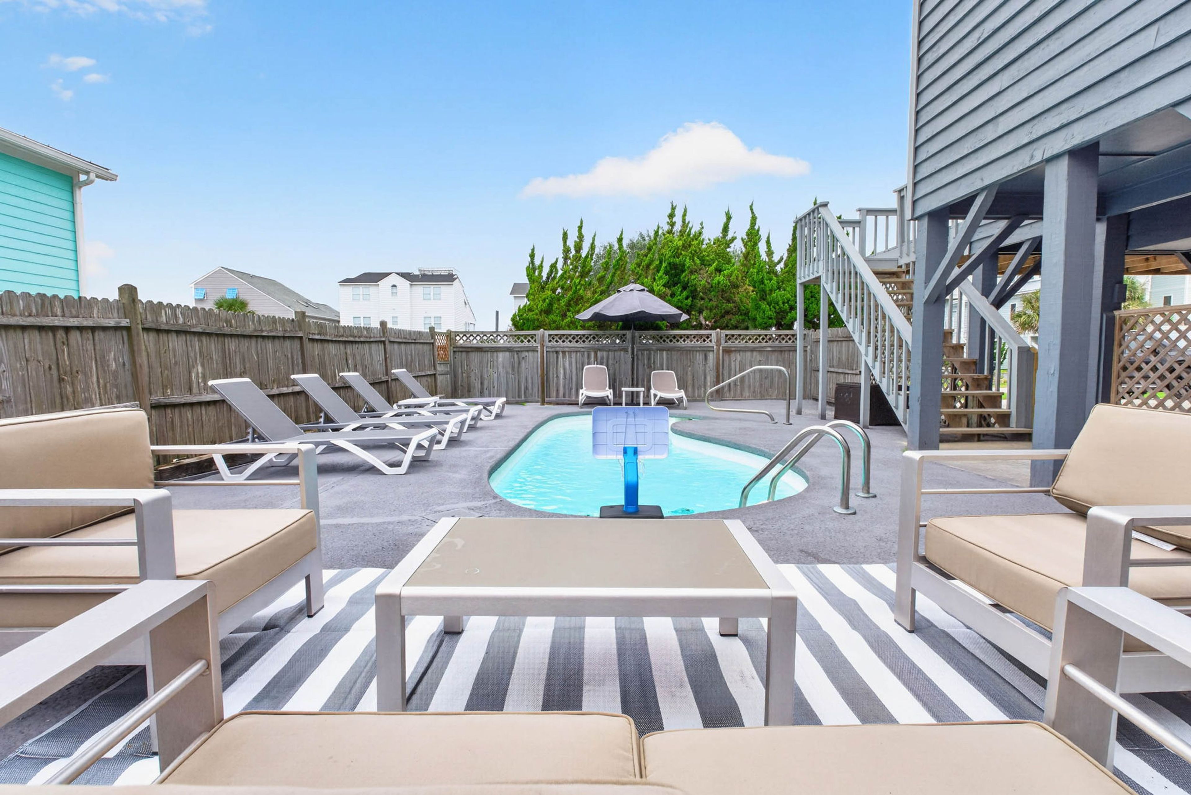 Private Pool w/ Deck