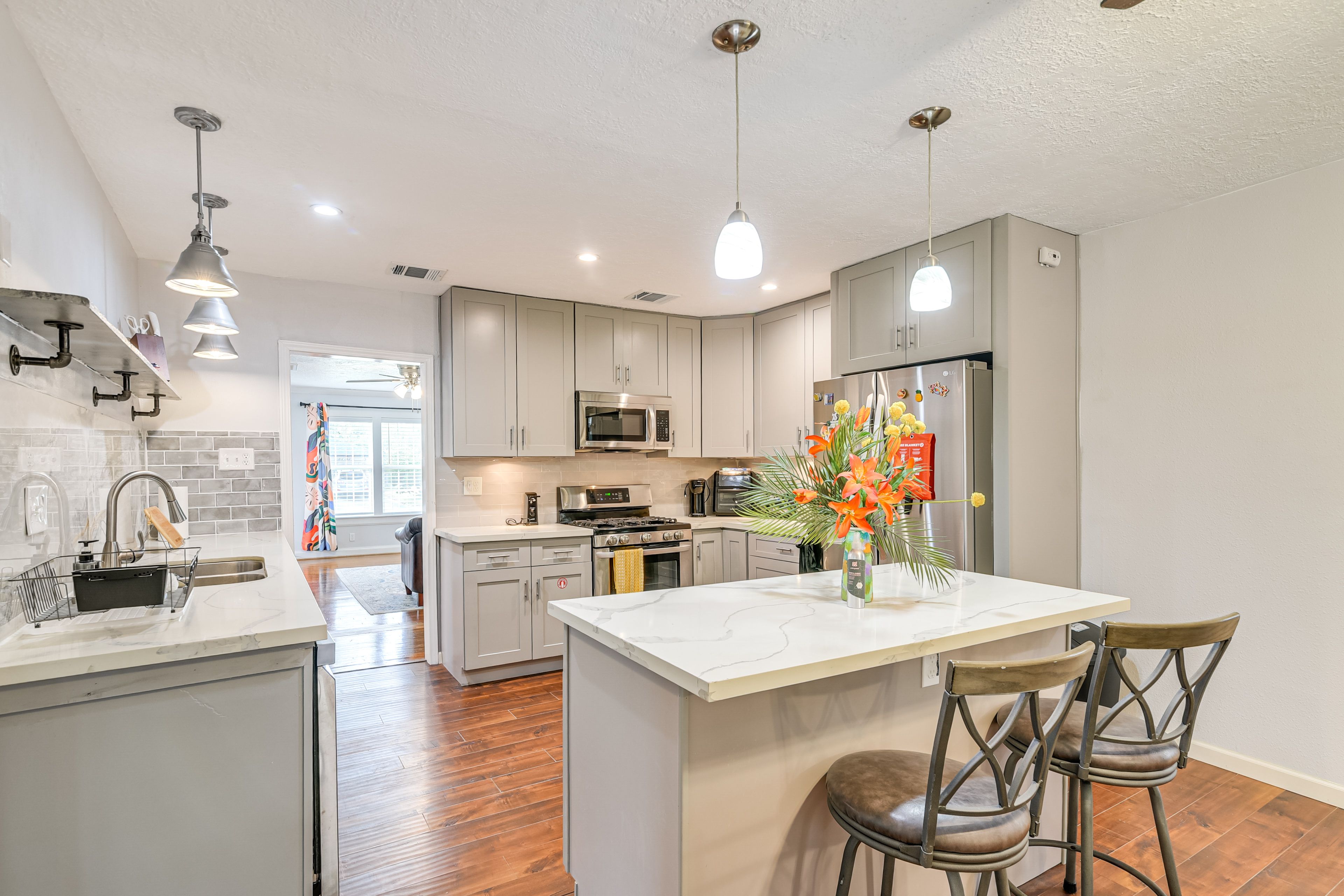 Kitchen | Breakfast Bar | Cooking Basics