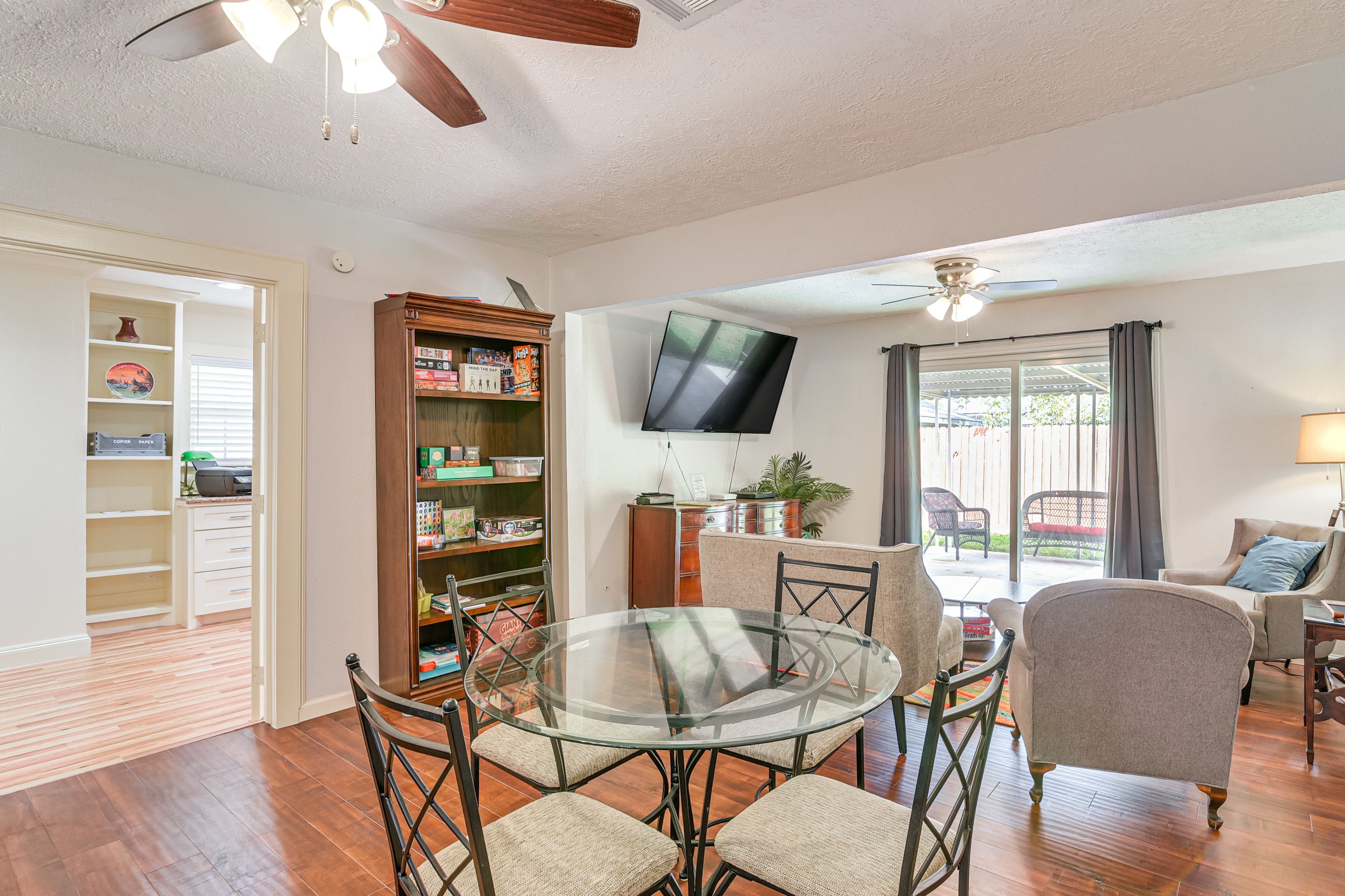 Dining Area | Games & Books