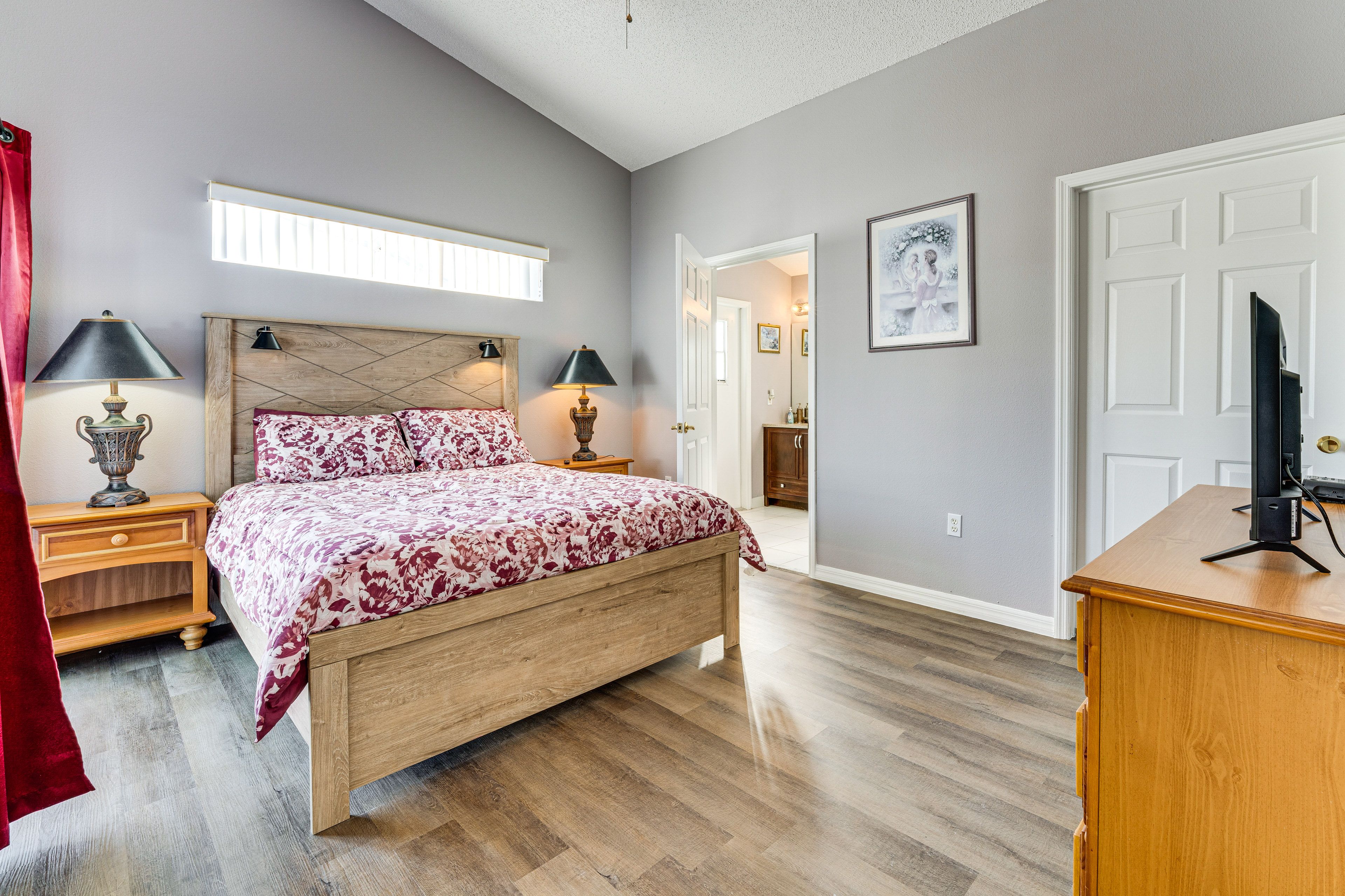 Bedroom 2 | Queen Bed | En-Suite Bathroom