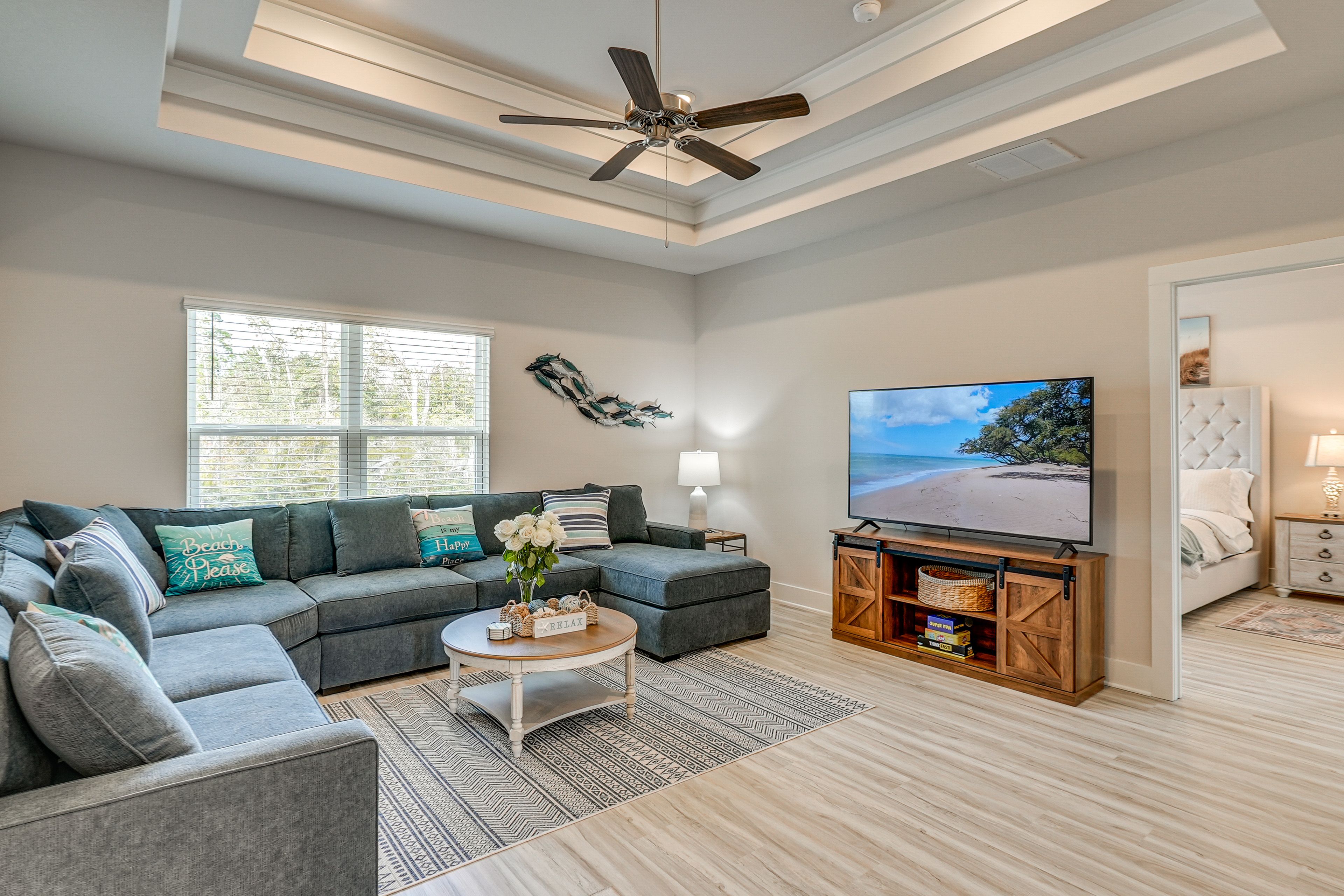 Living Room | Queen Sleeper Sofa | Free WiFi