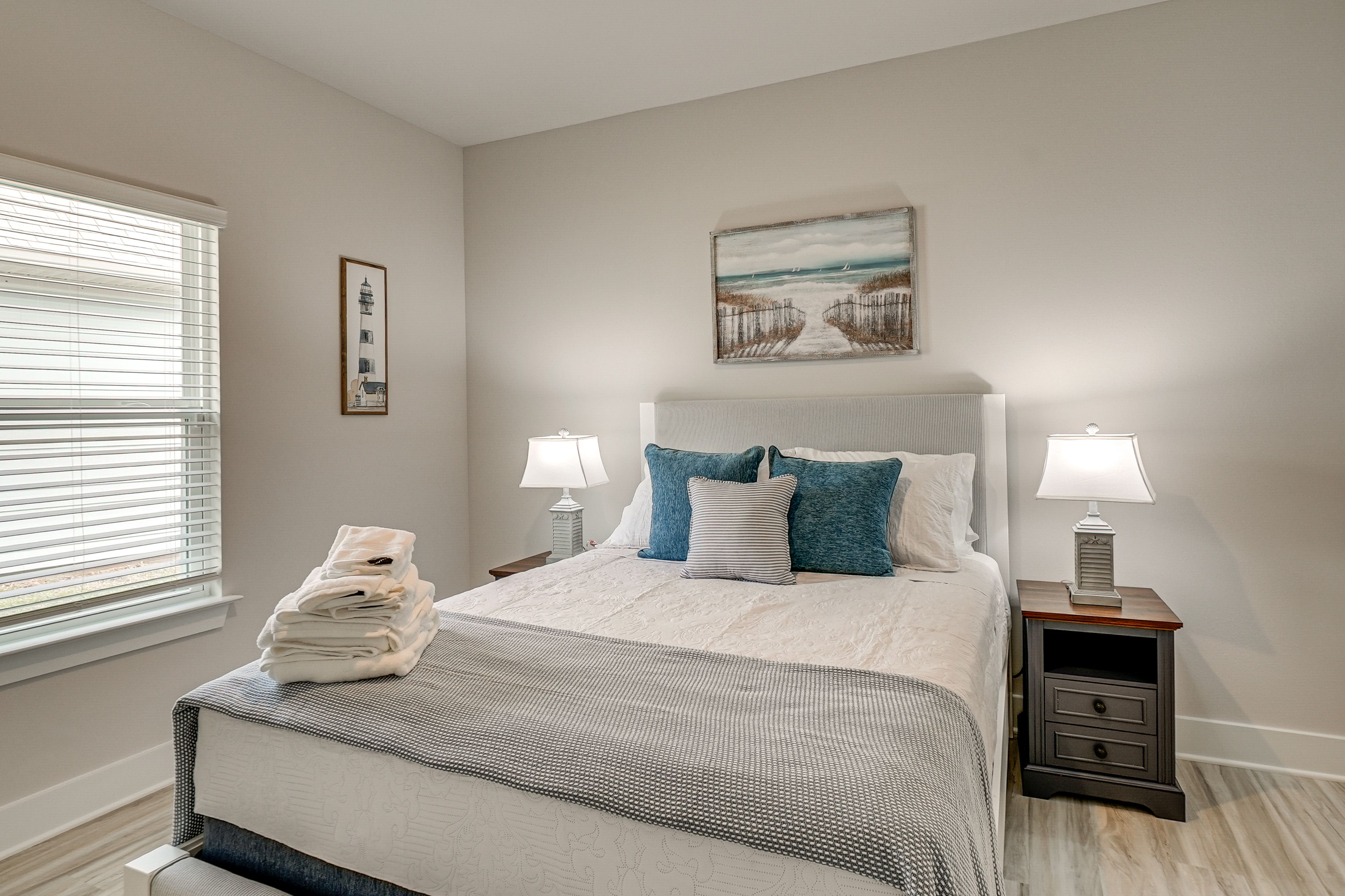 Bedroom 4 | Queen Bed