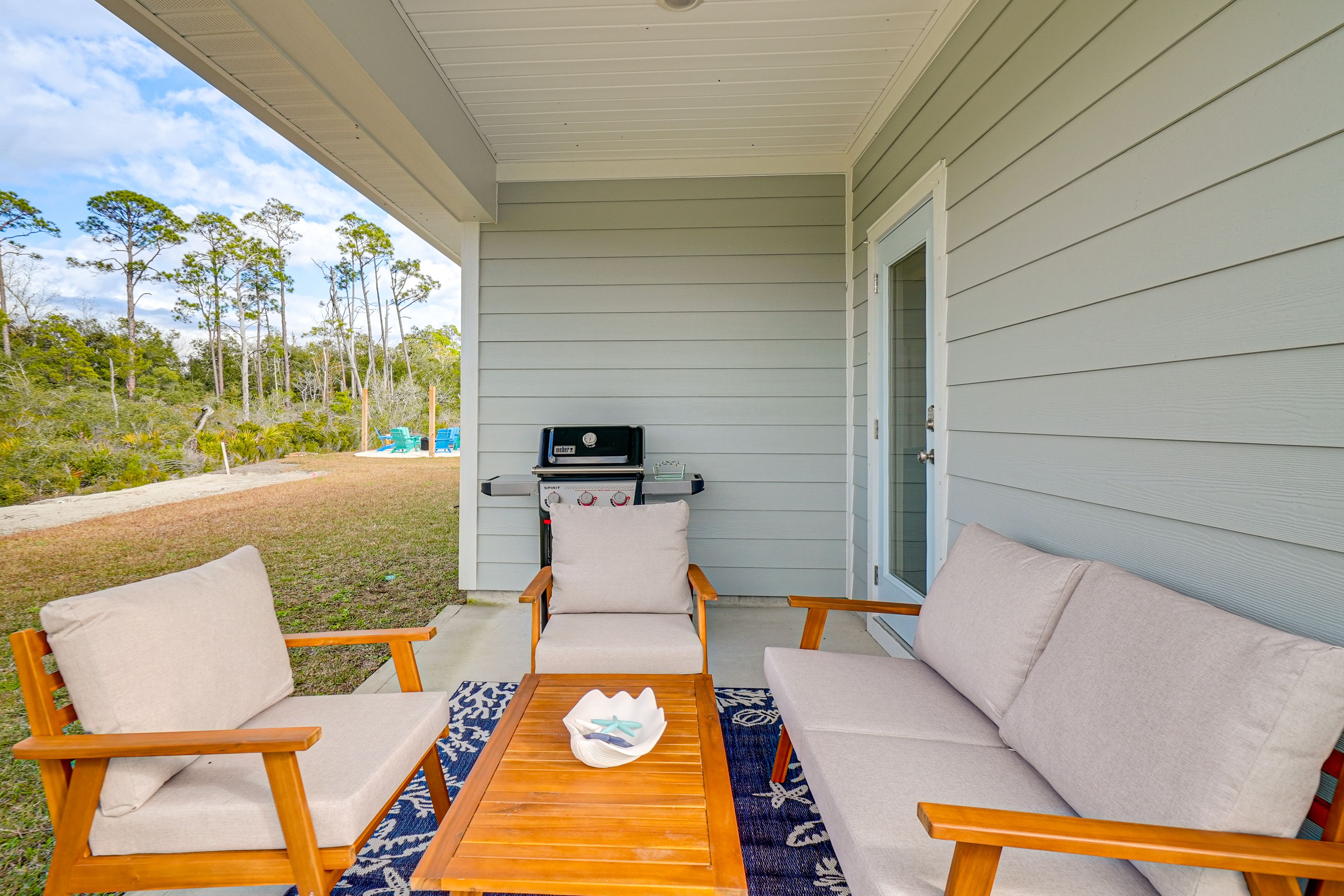 Private Patio | Gas Grill