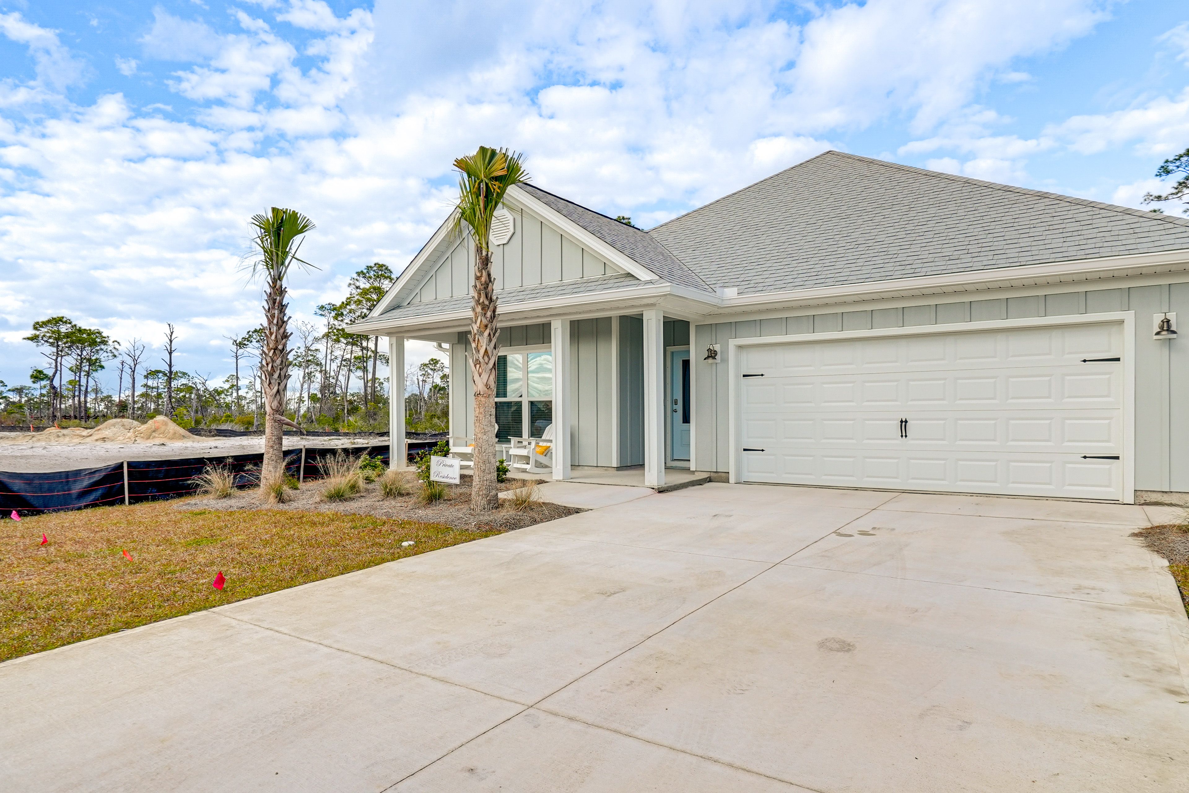 Parking | Garage (1 Vehicle) | Driveway (2-3 Vehicles)