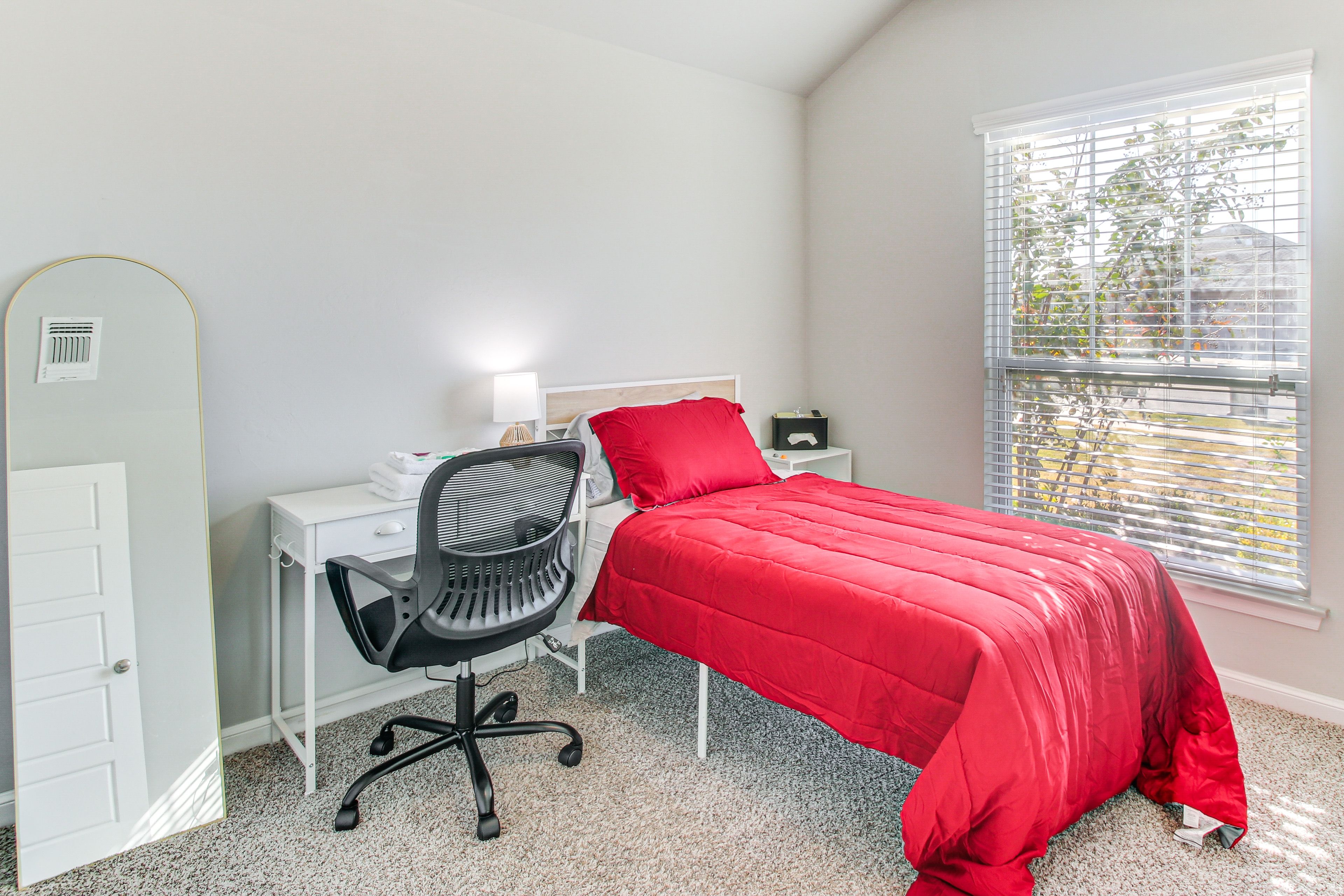 Bedroom 2 | Twin Bed