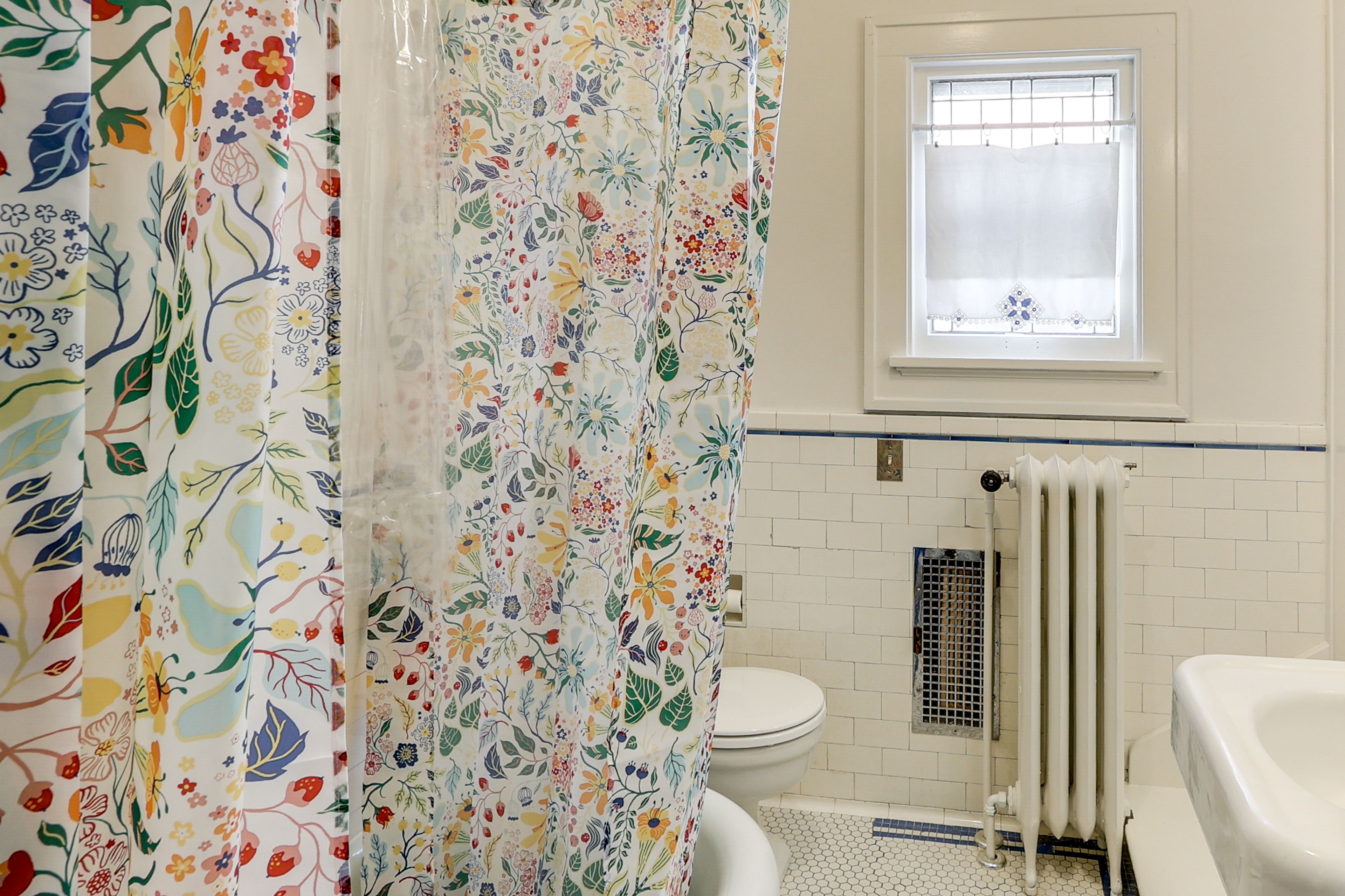 Bathroom | 2nd Floor