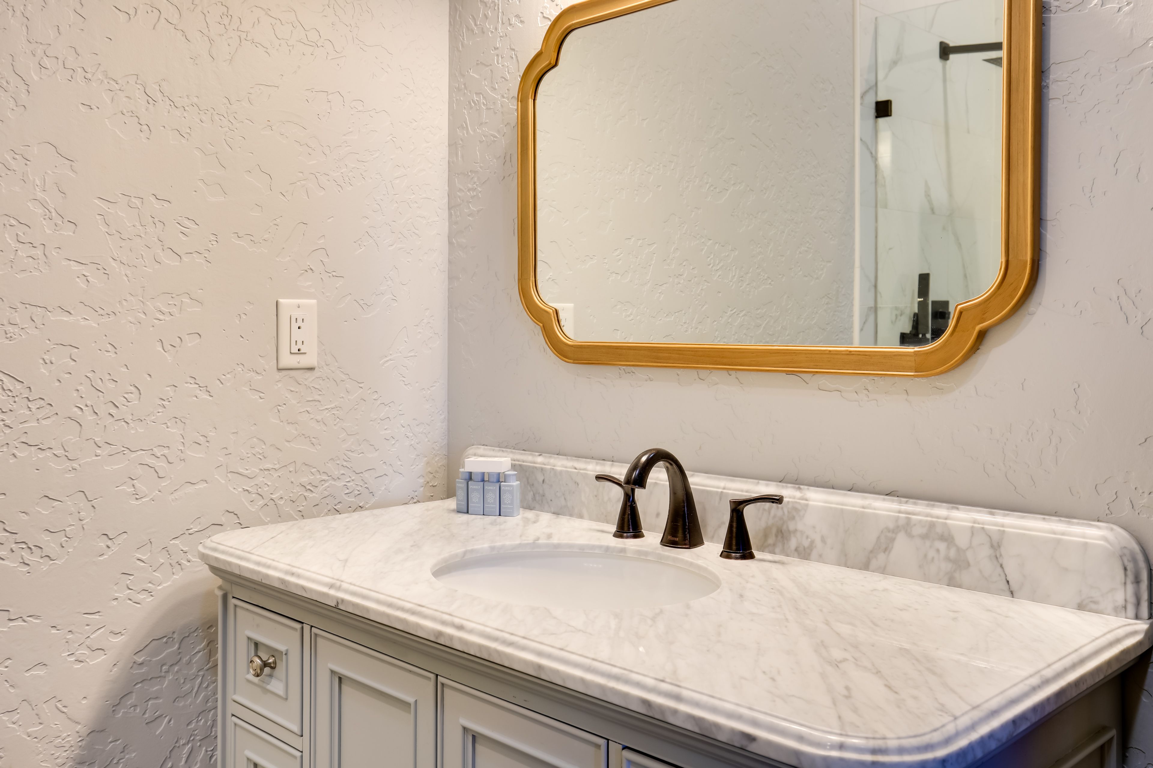 Bathroom | Shower | Towels Provided