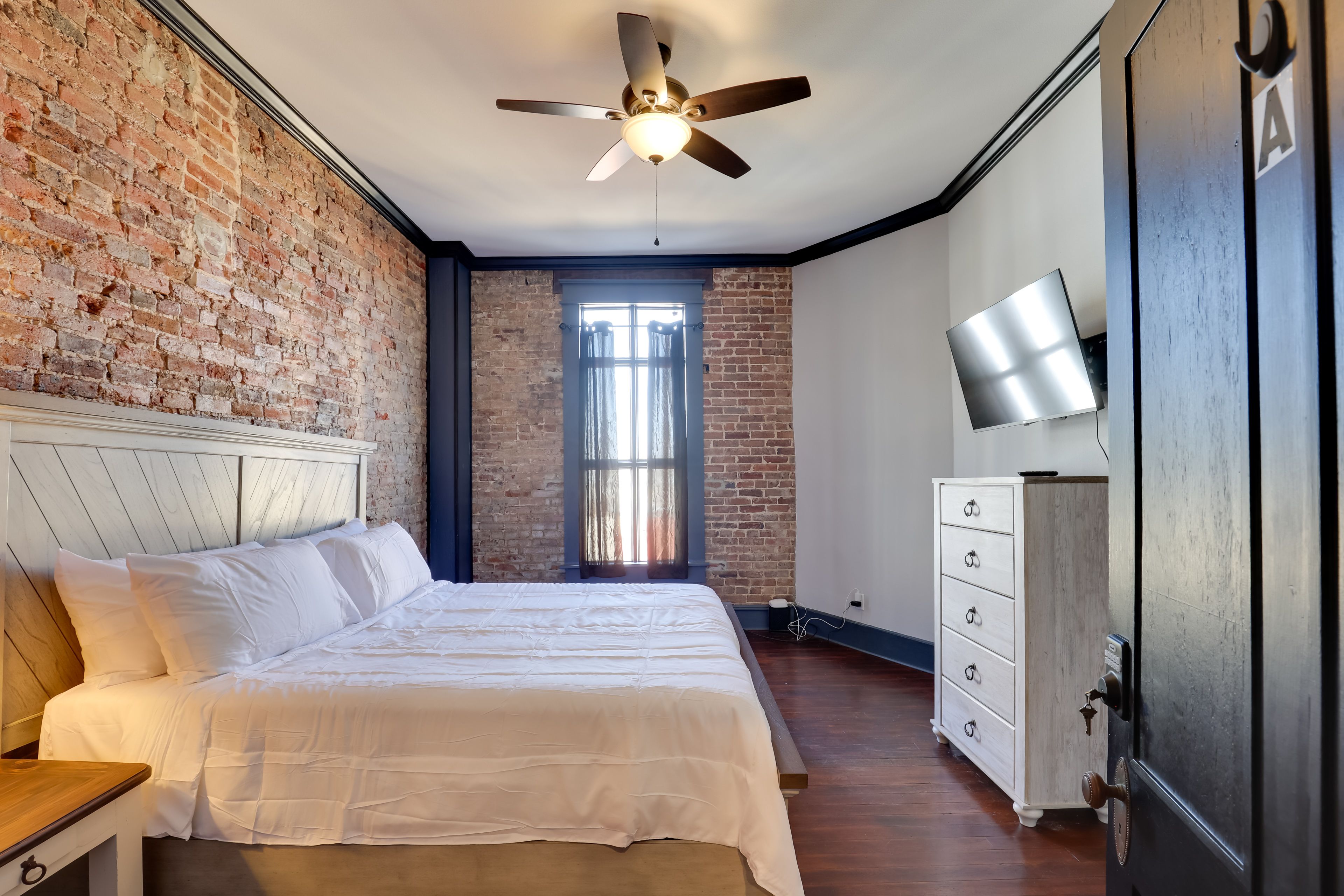 Bedroom 1 | King Bed | Smart TV