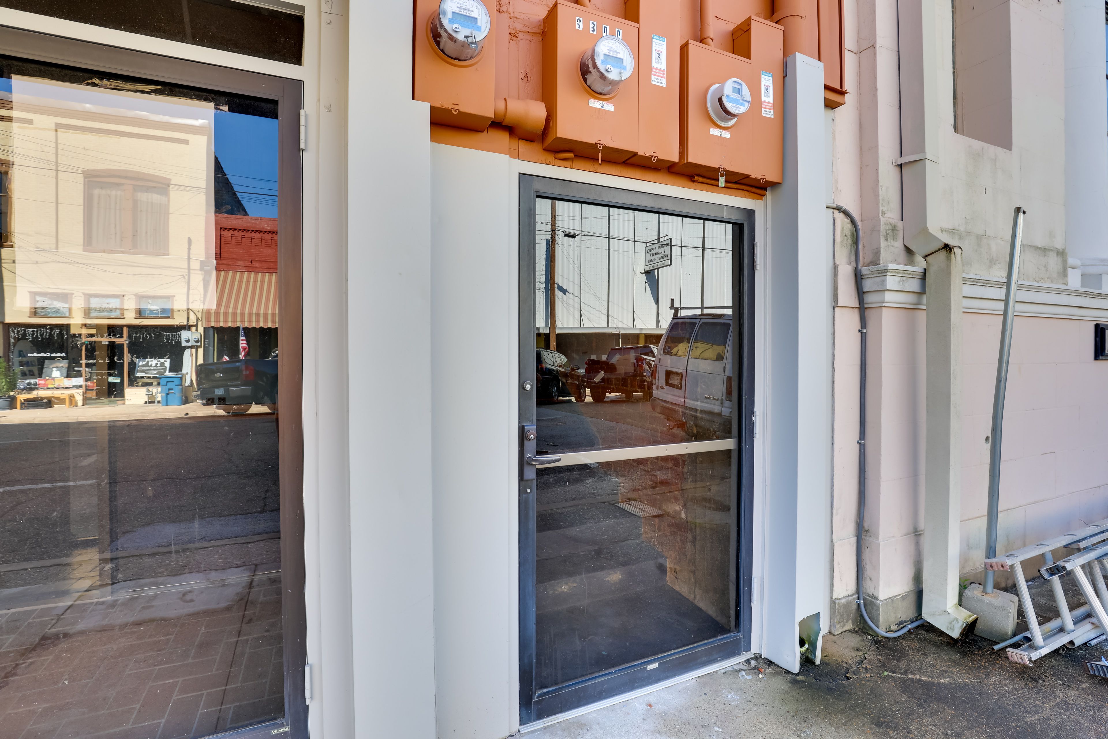 Main Entrance | Street Parking (First-Come, First-Served)