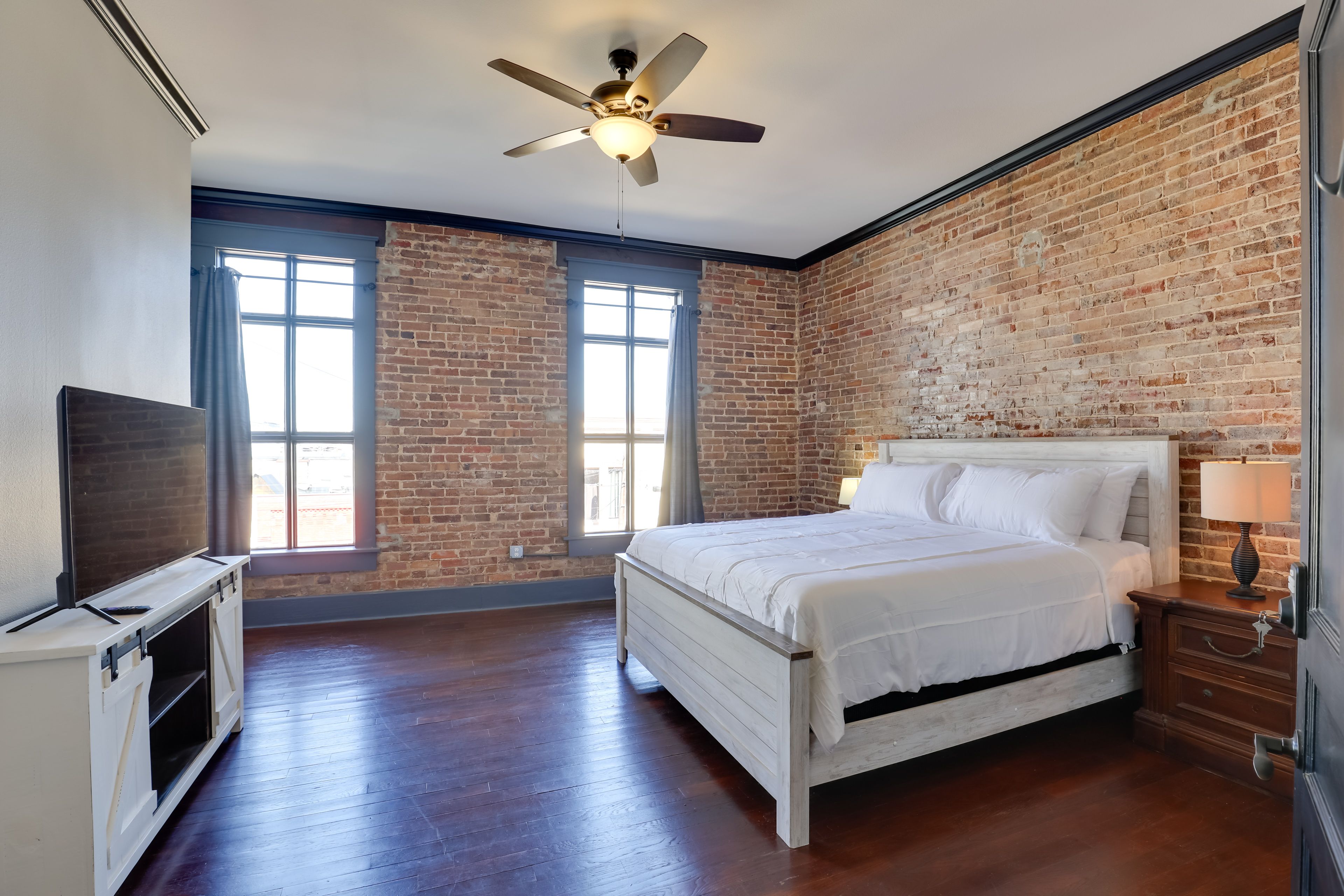 Bedroom 2 | King Bed | Smart TV