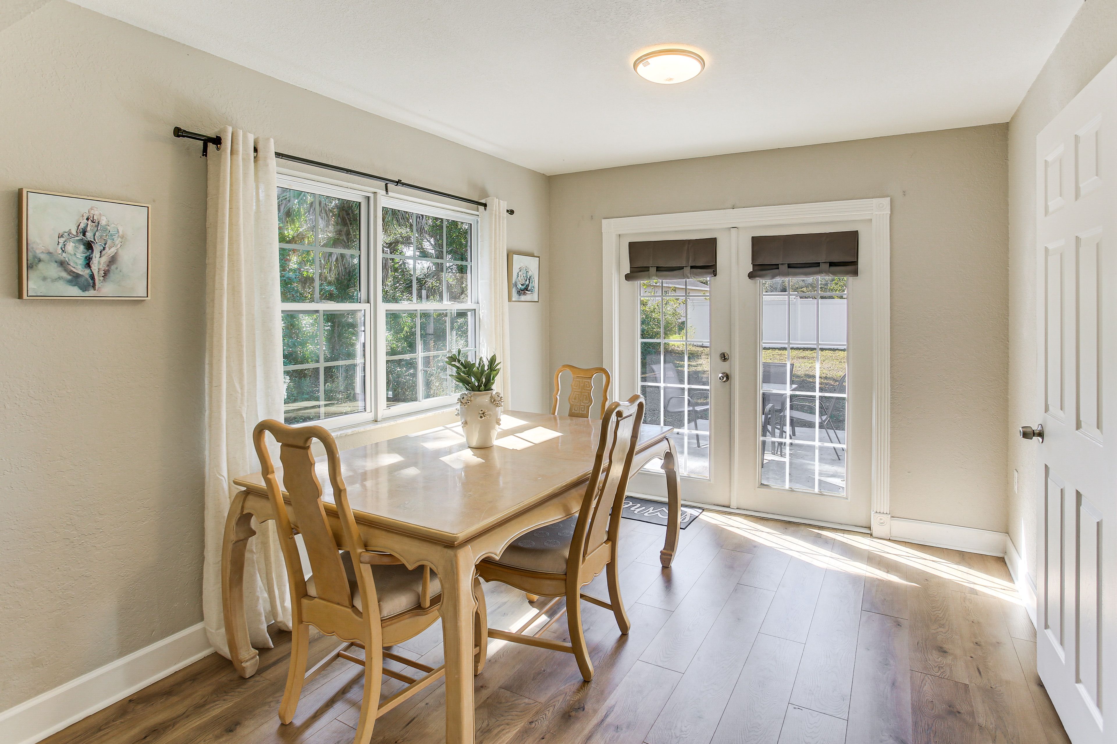 Formal Dining Area | Dishware/Flatware