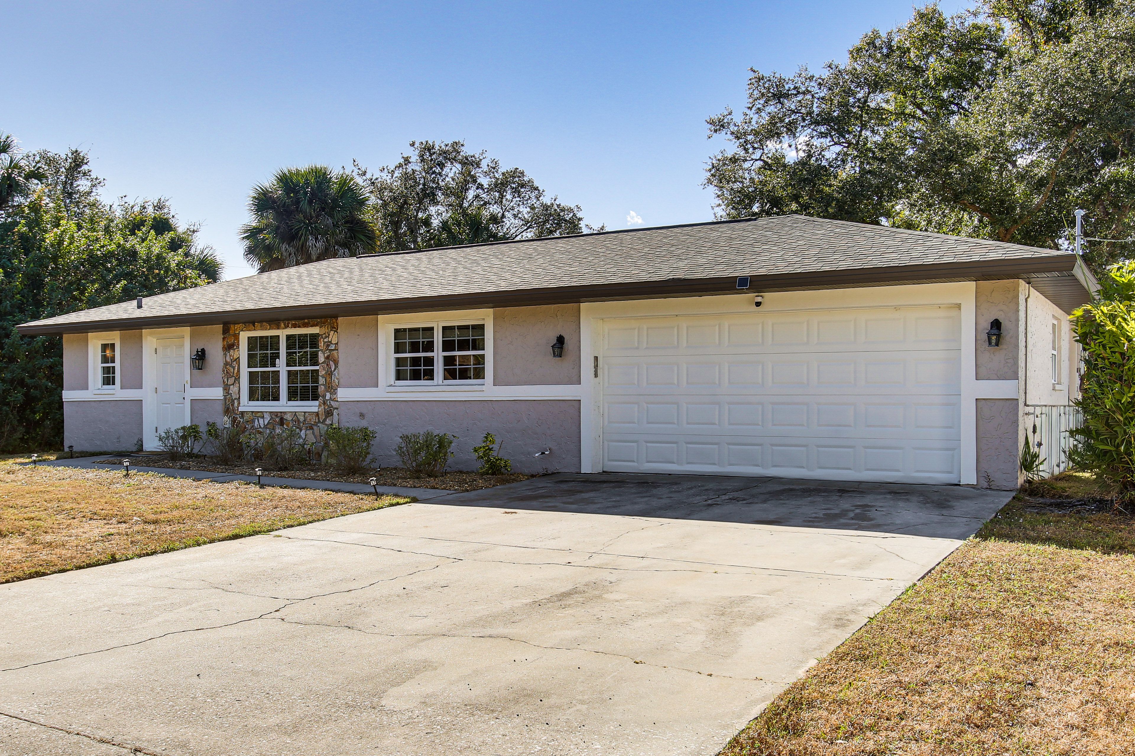 Parking | Driveway (2 Vehicles)