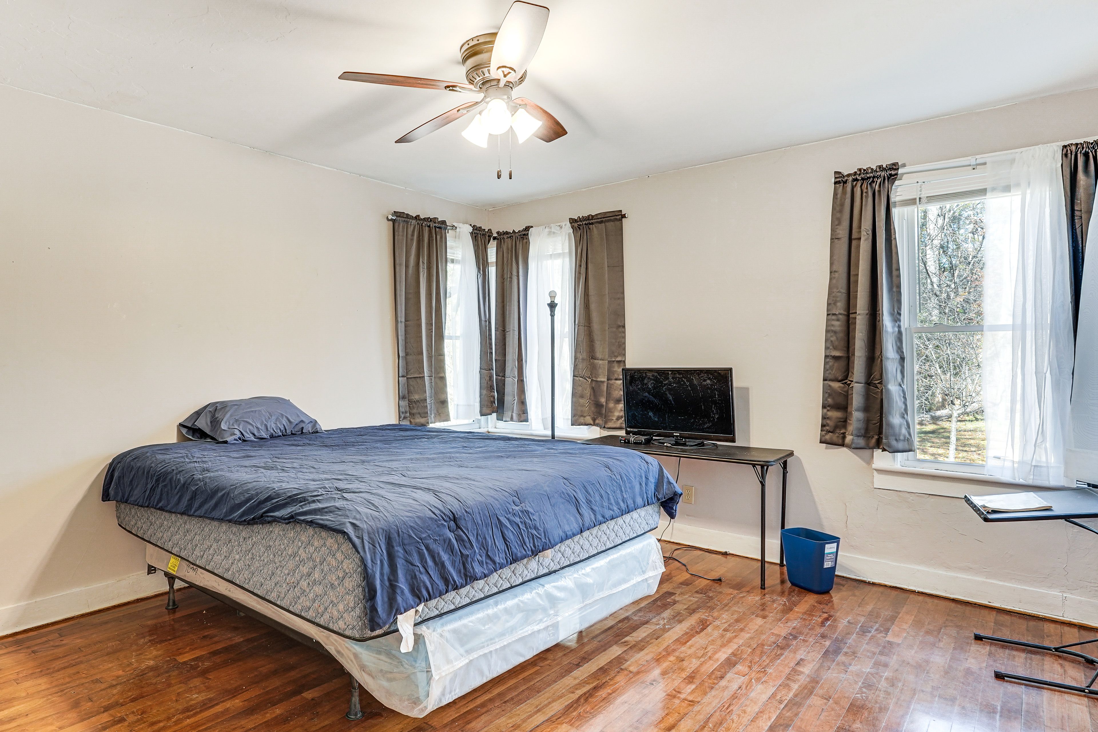 Bedroom 1 | King Bed