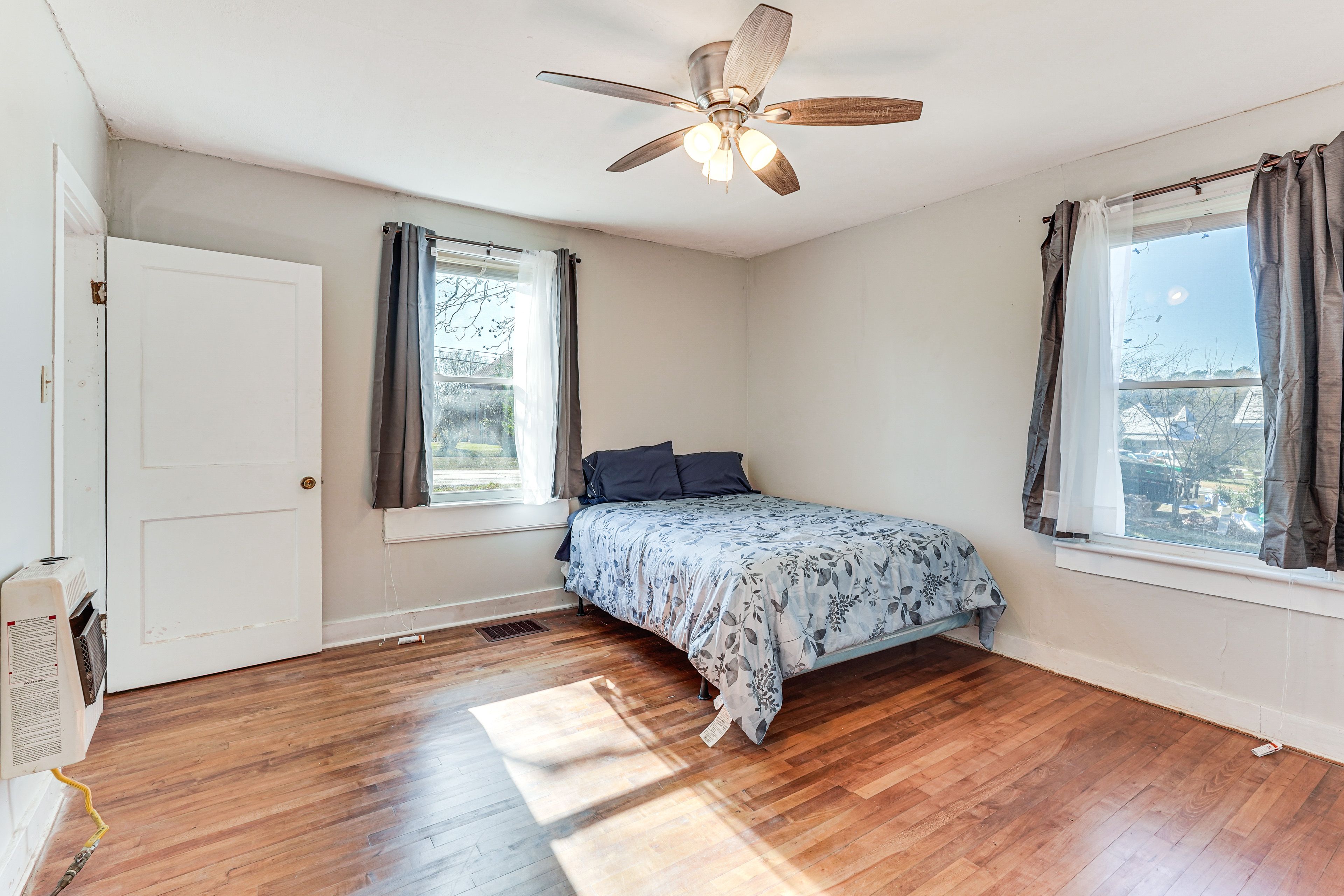 Bedroom 3 | Queen Bed