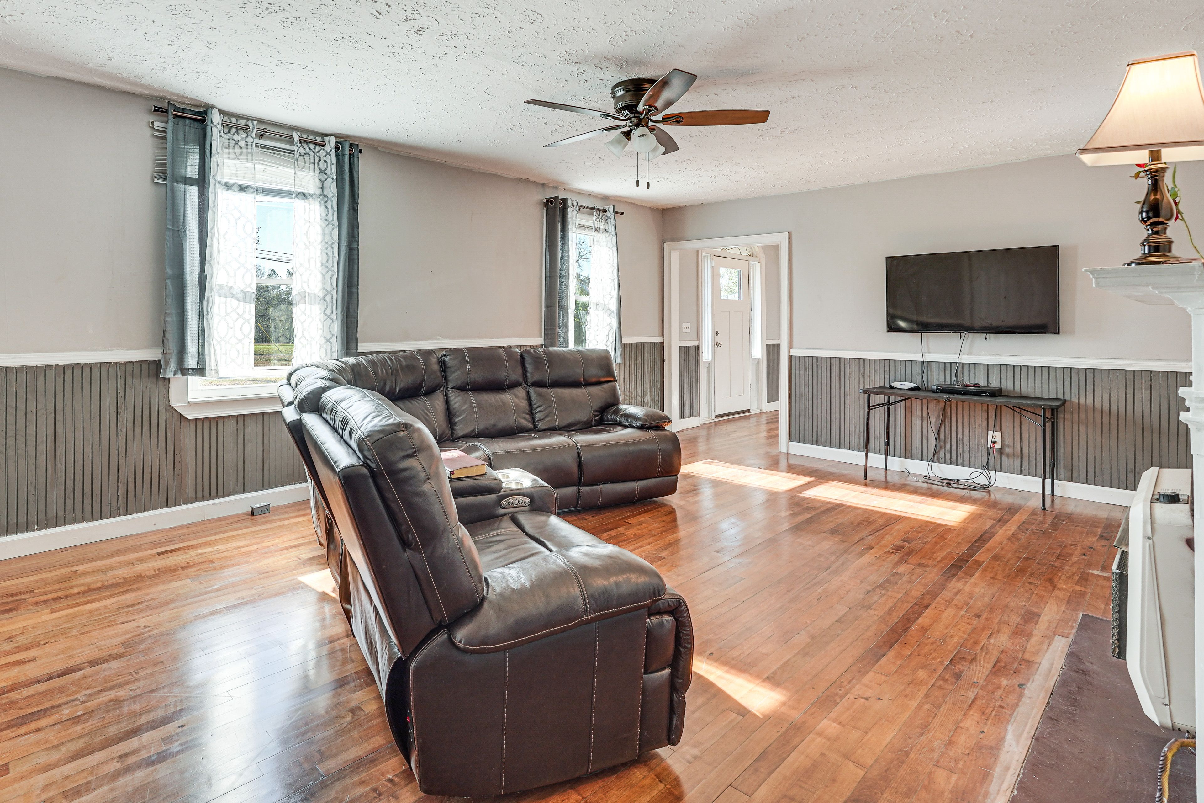 Living Room | Smart TV