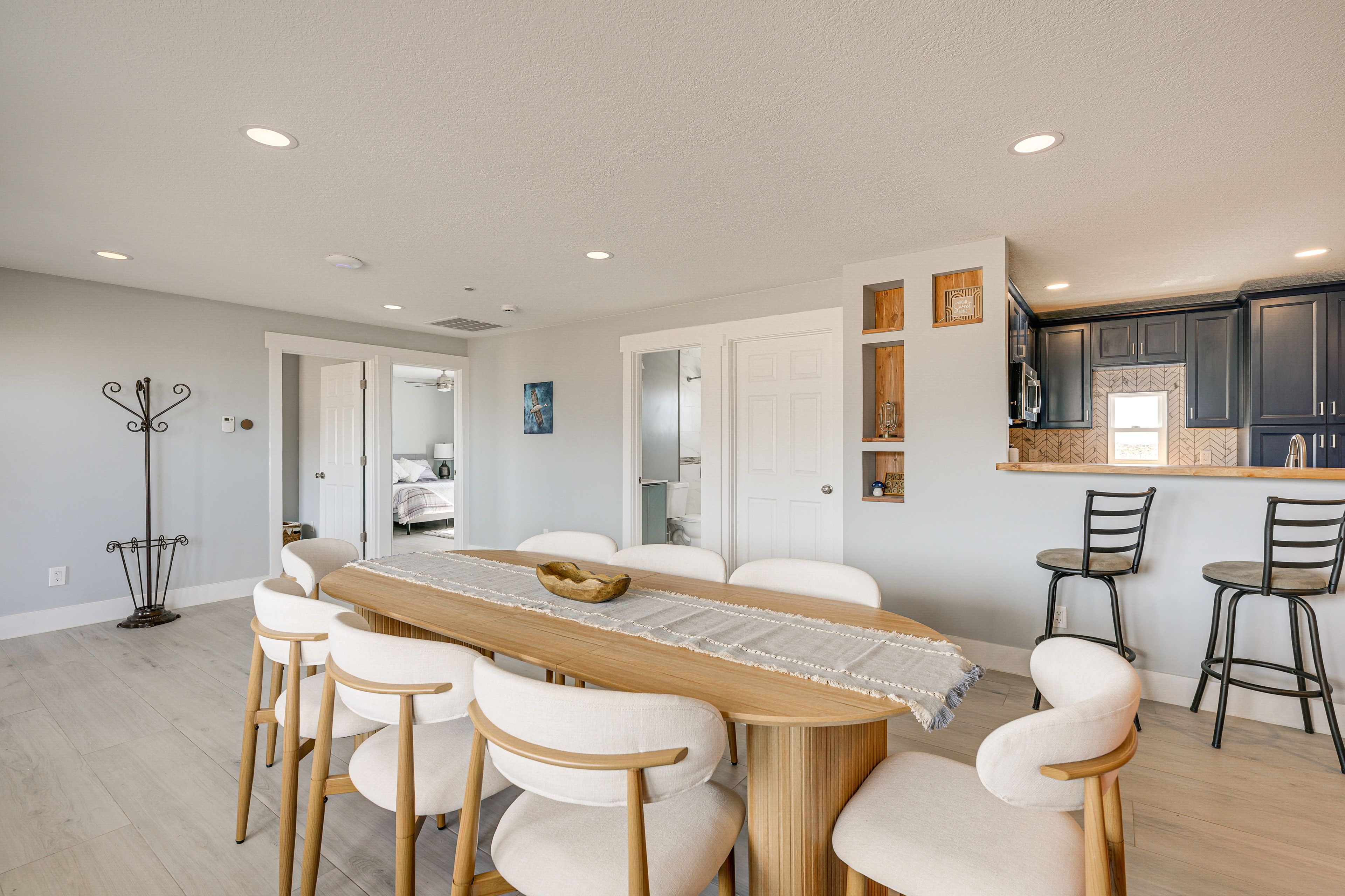 Dining Table | Breakfast Bar