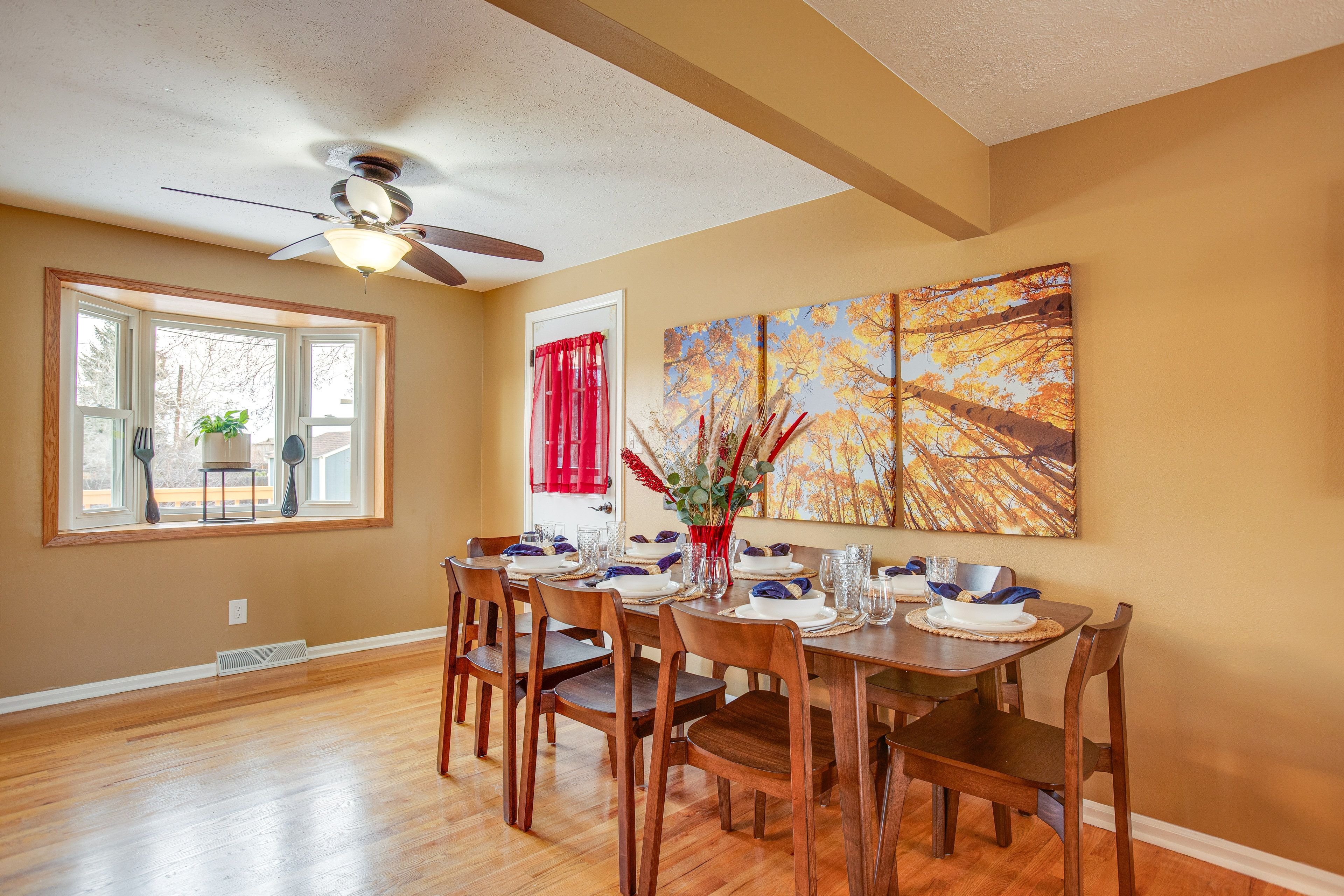 Dining Area | Dishware/Flatware Provided | Main Level