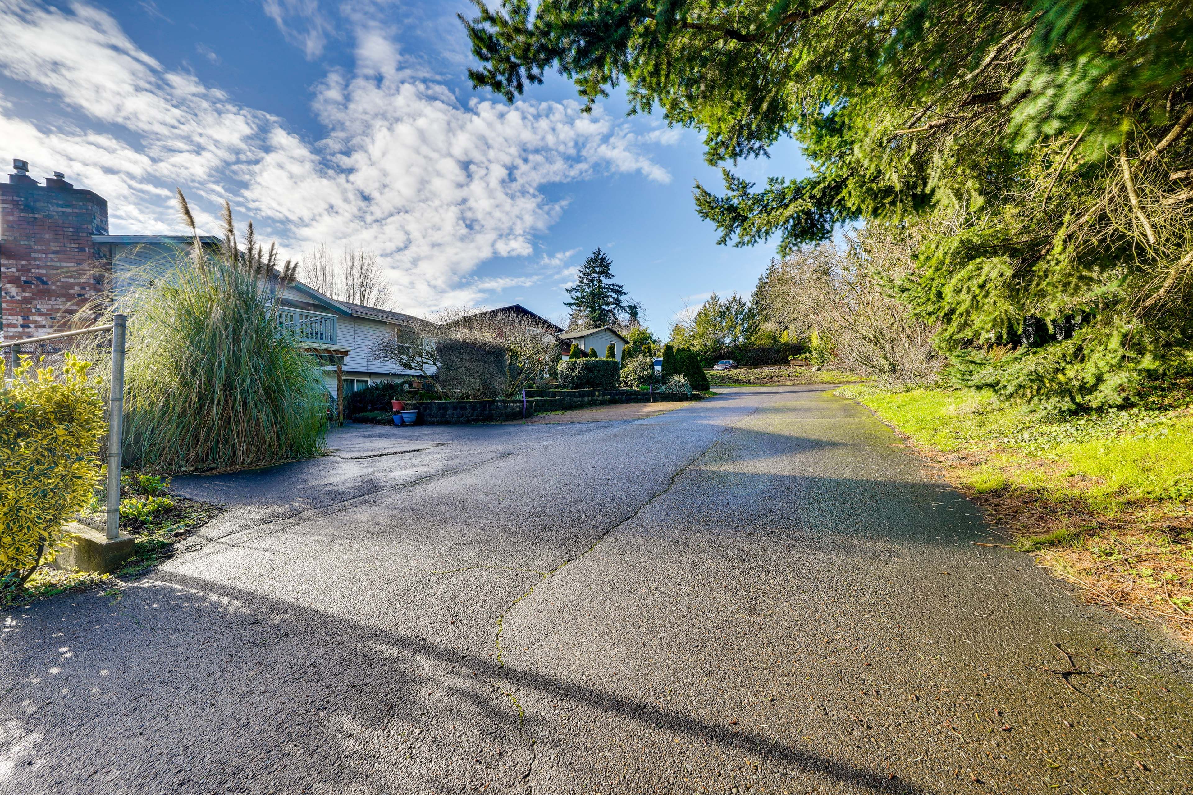 Parking | Driveway (3 Vehicles) | Free Street Parking