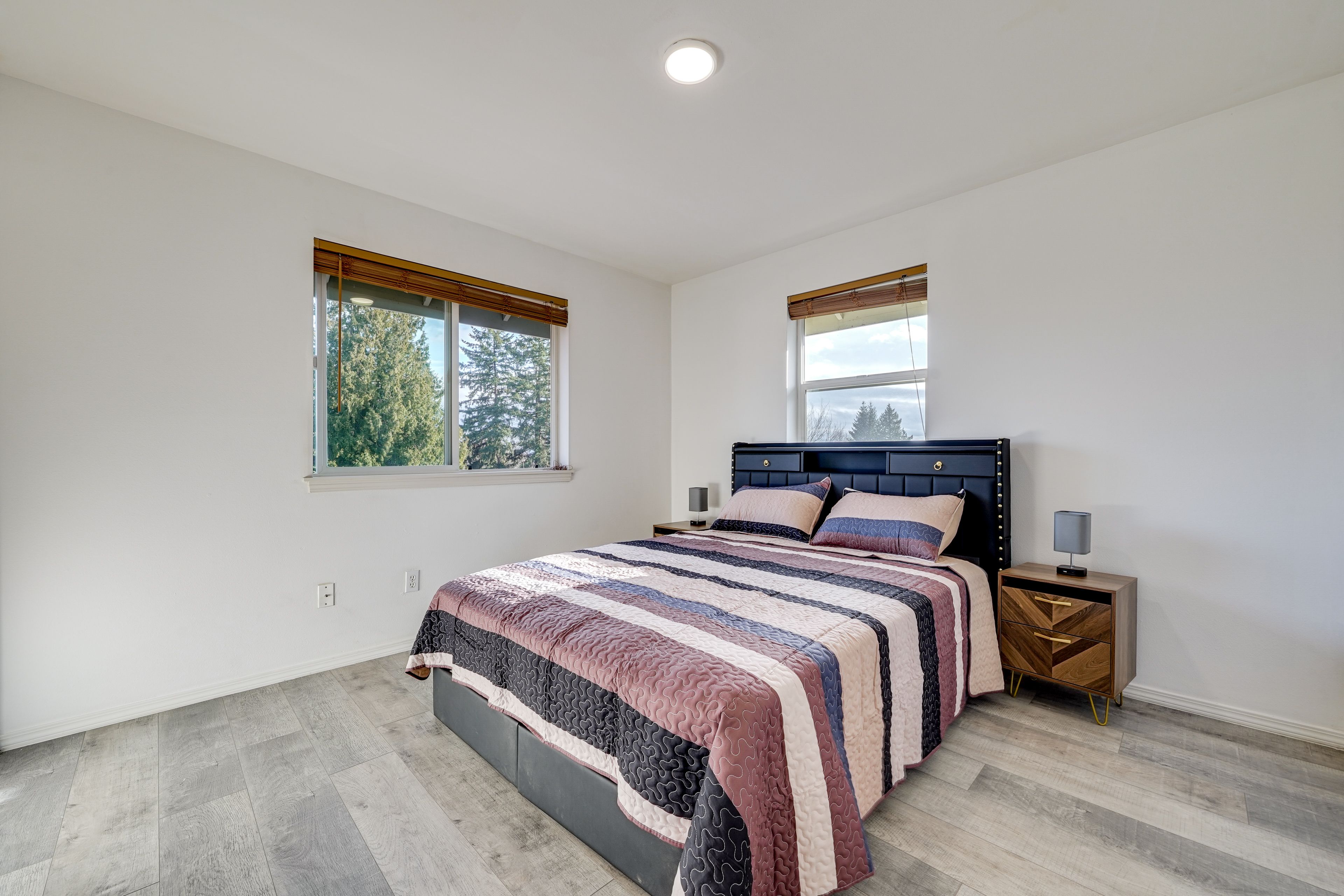 Bedroom 5 | Queen Bed | 2nd Floor