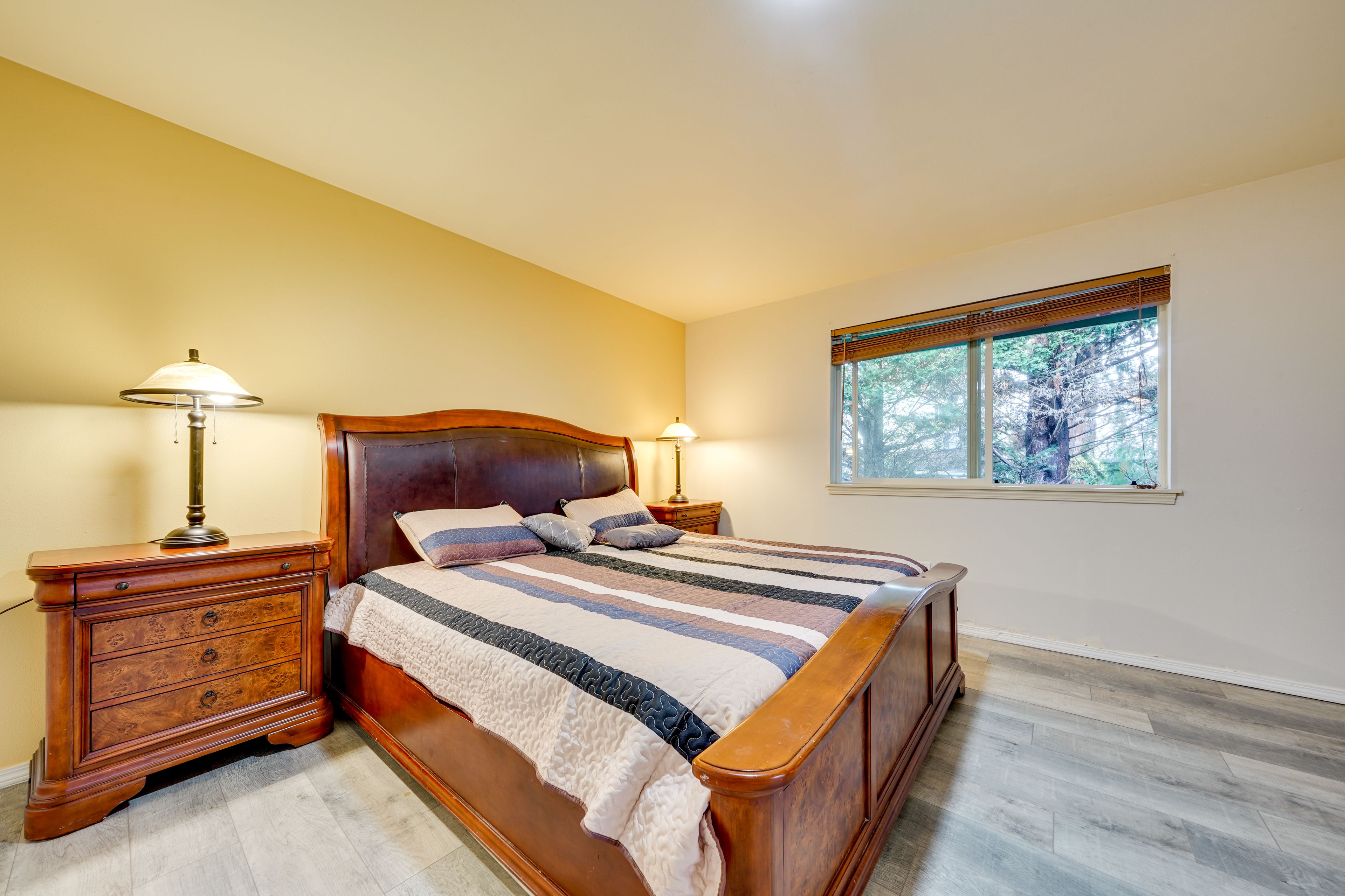 Bedroom 1 | King Bed | 1st Floor