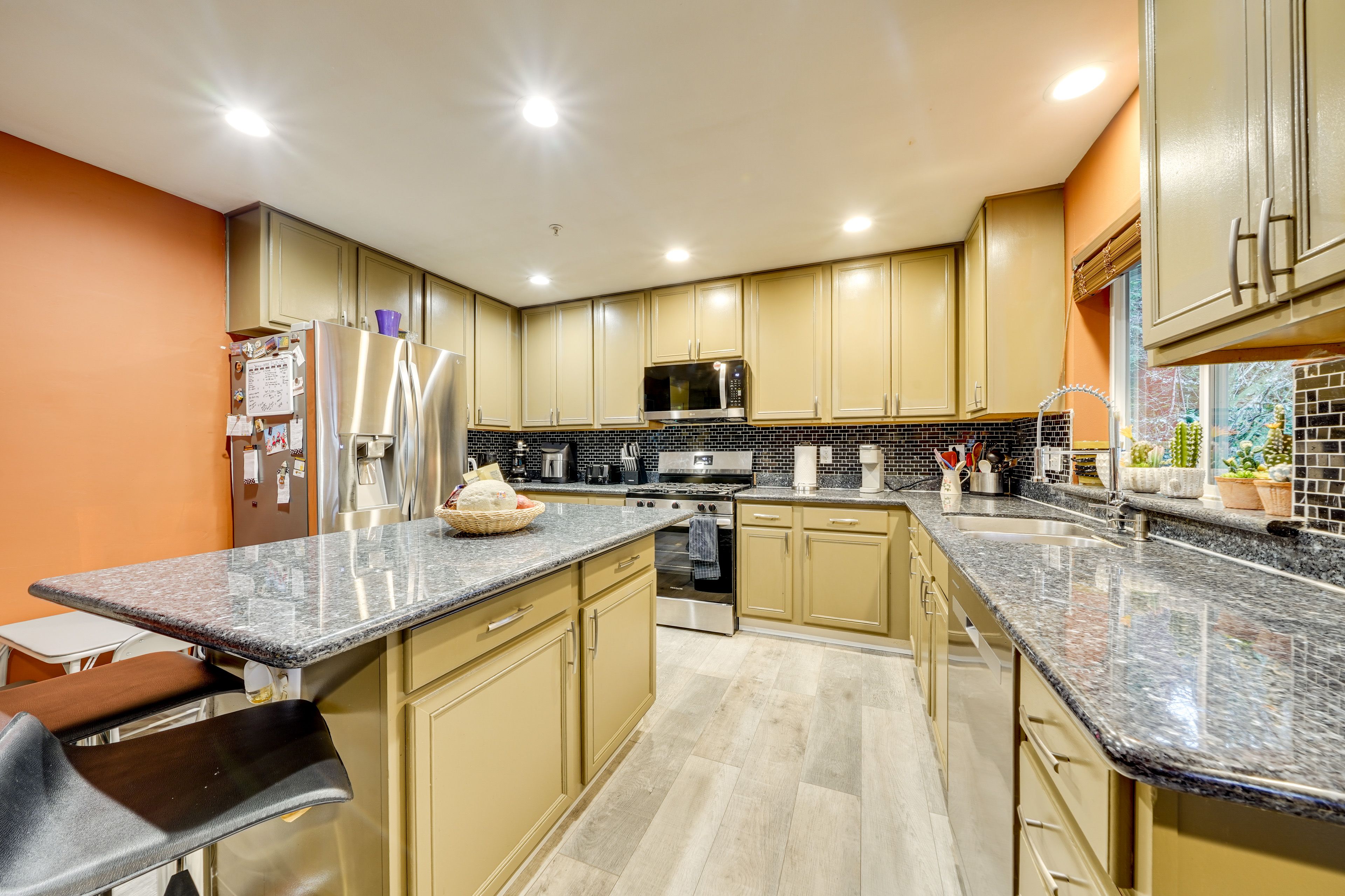 Kitchen | Drip & Keurig Coffee Makers | Dishwasher | 1st Floor